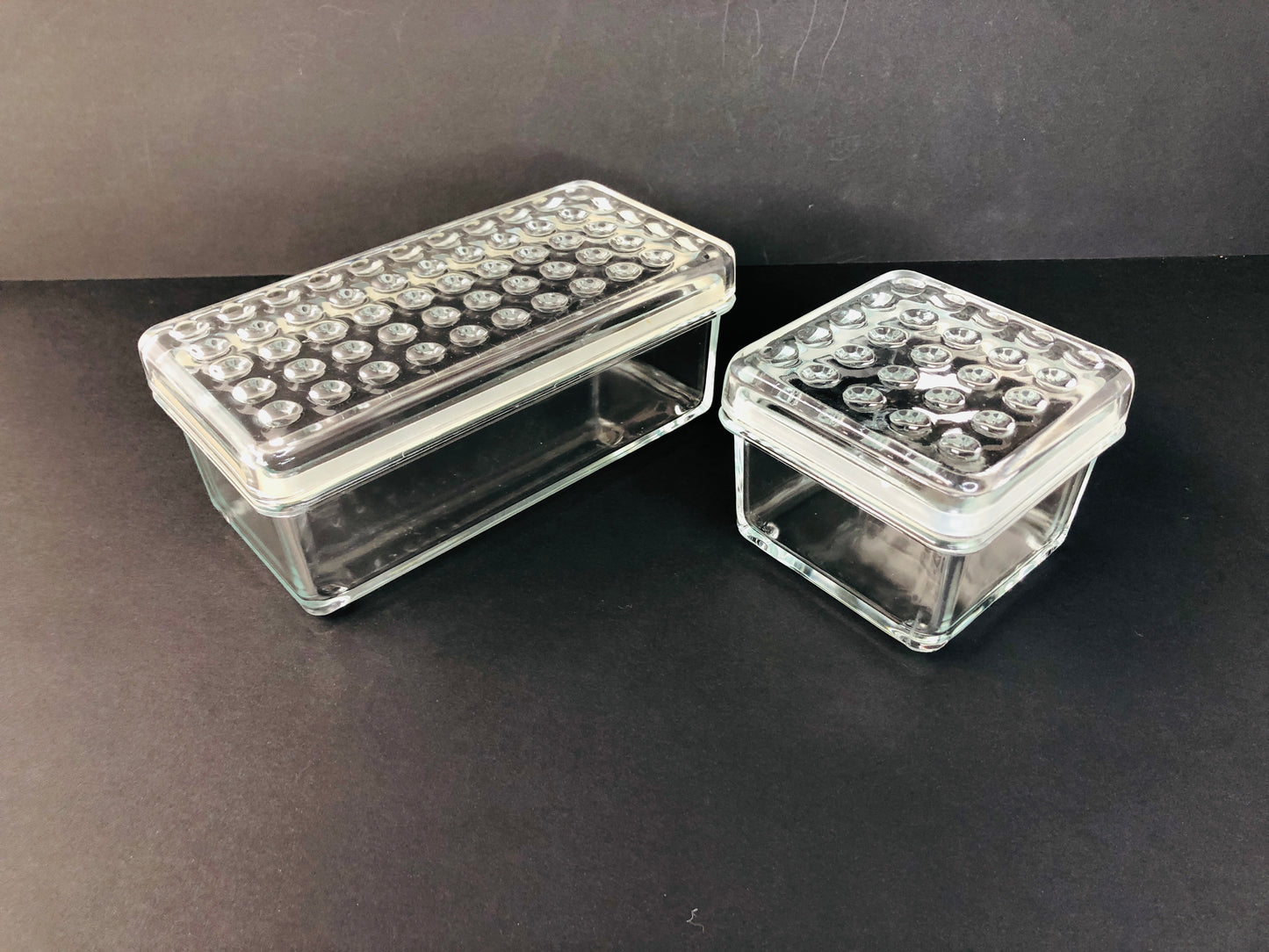 
                  
                    Bubble Glass Refrigerator Set (15221)
                  
                
