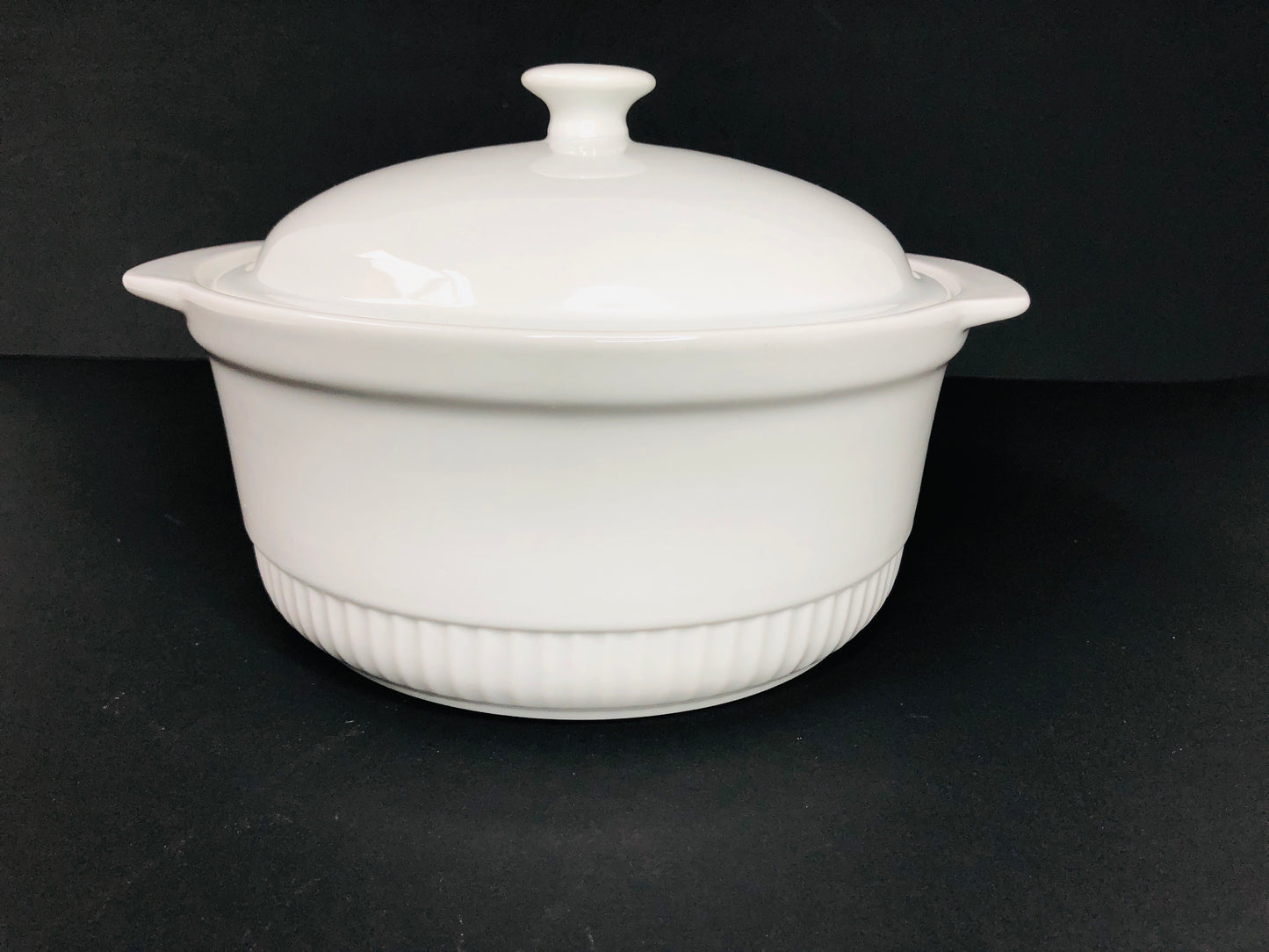 
                  
                    Large White Casserole / Serving Dish (15239)
                  
                