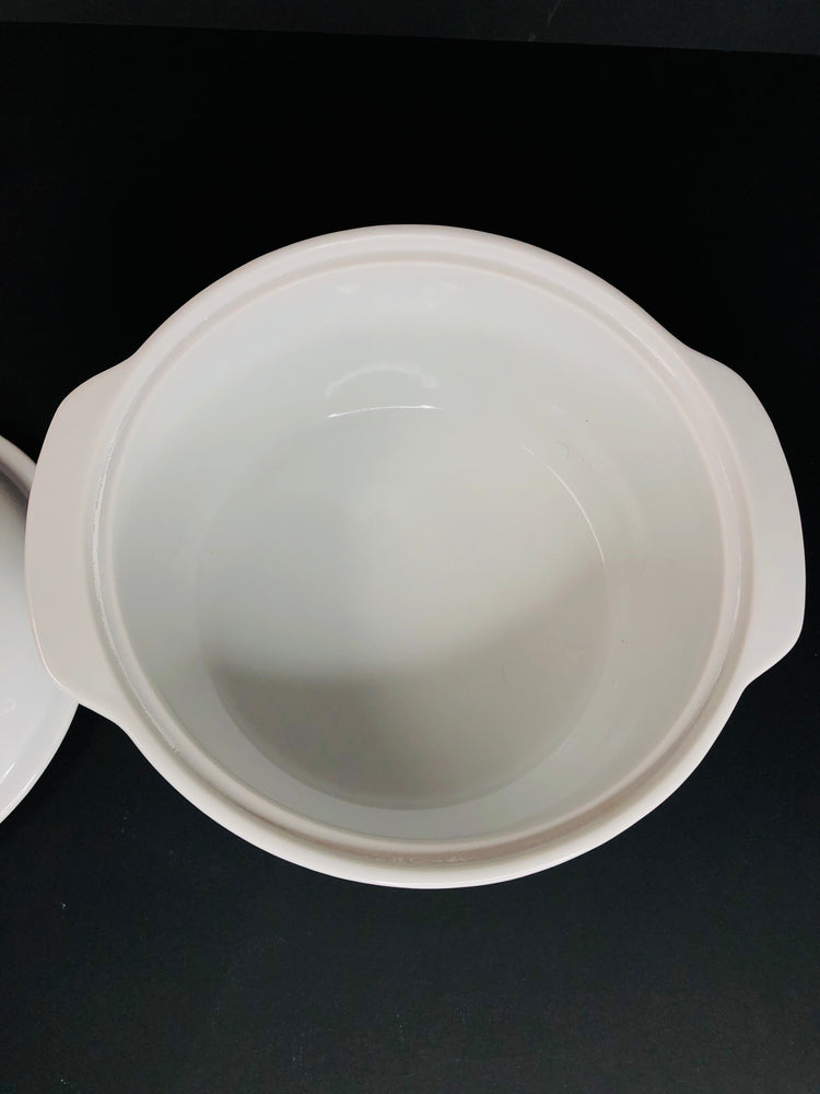 
                  
                    Large White Casserole / Serving Dish (15239)
                  
                