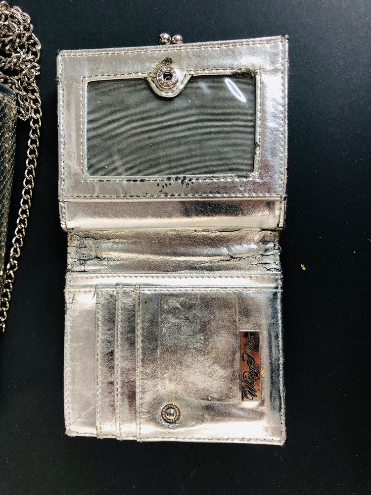 
                  
                    Whiting and Davis Small Silver Glomesh Look Handbag and Purse (15248)
                  
                