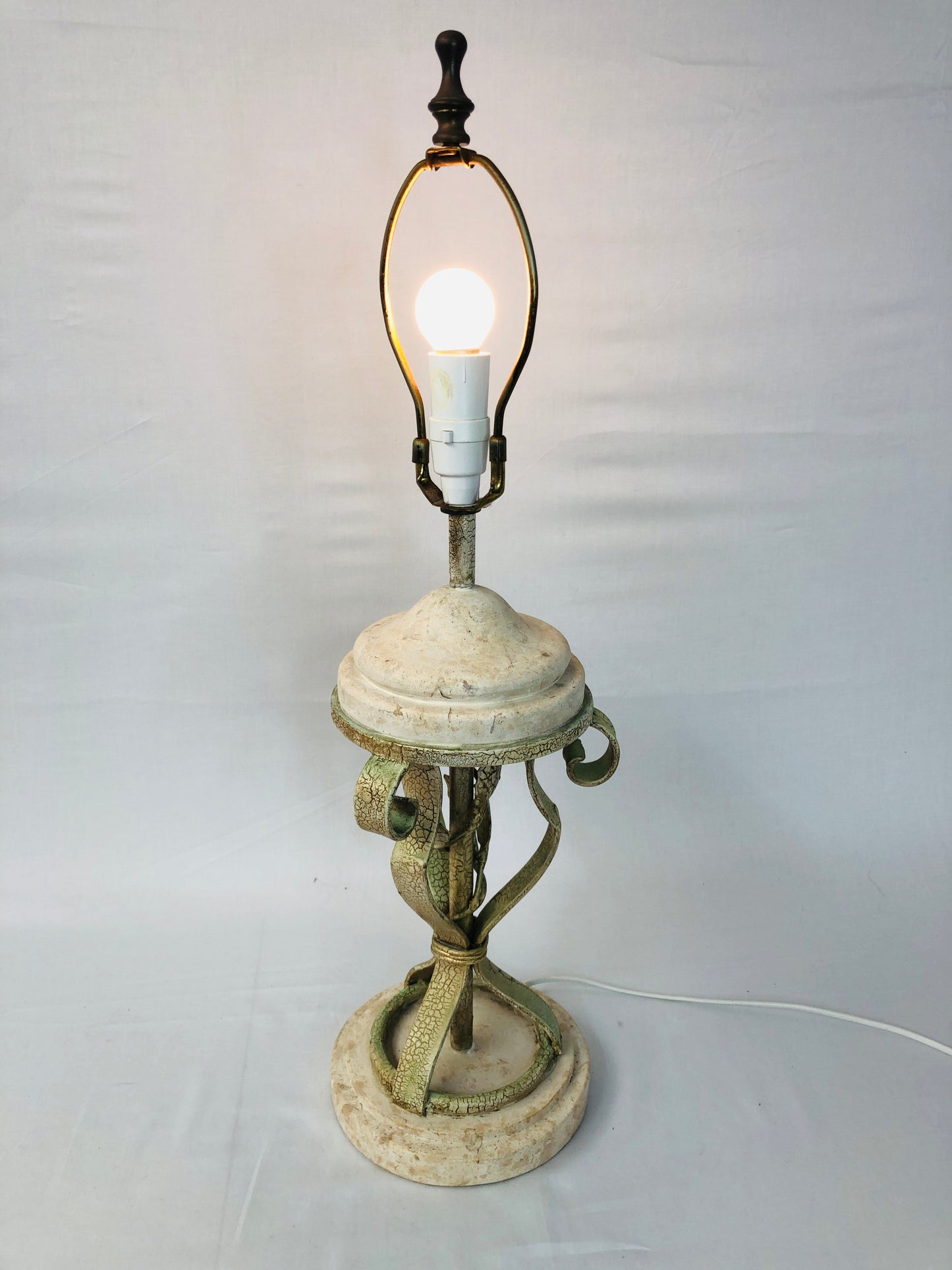 
                  
                    Vintage Doris Kelly Lamp (15312)
                  
                