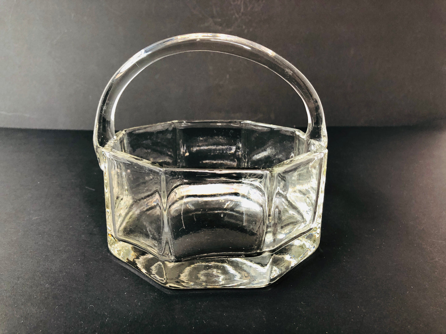 
                  
                    Glass Basket  (15318)
                  
                