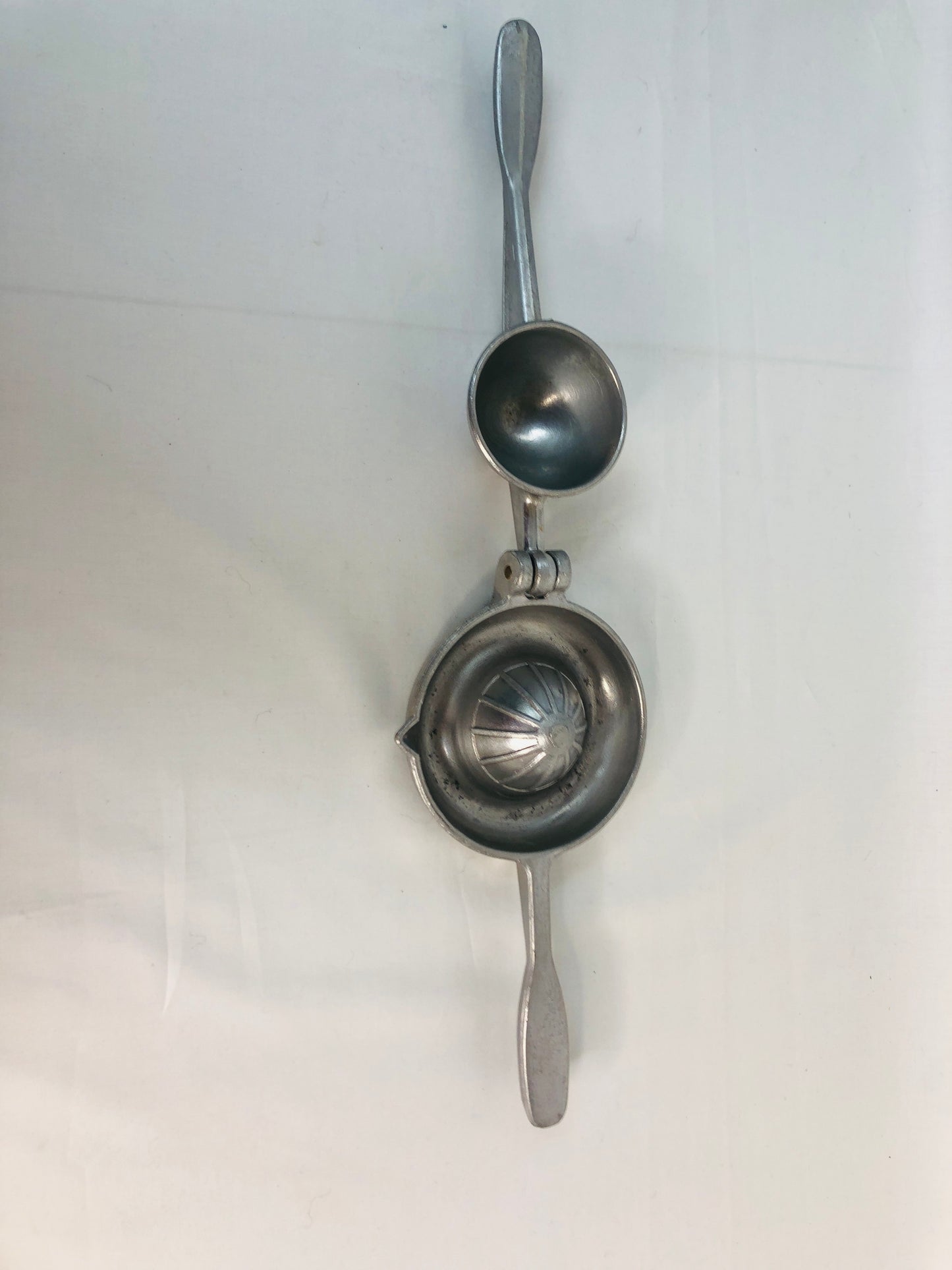 
                  
                    Gusscot Handheld Juicer (15391)
                  
                