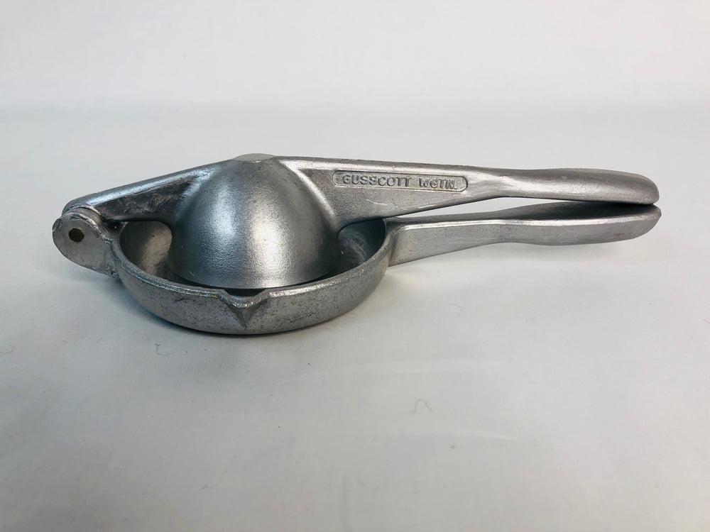 
                  
                    Gusscot Handheld Juicer (15391)
                  
                