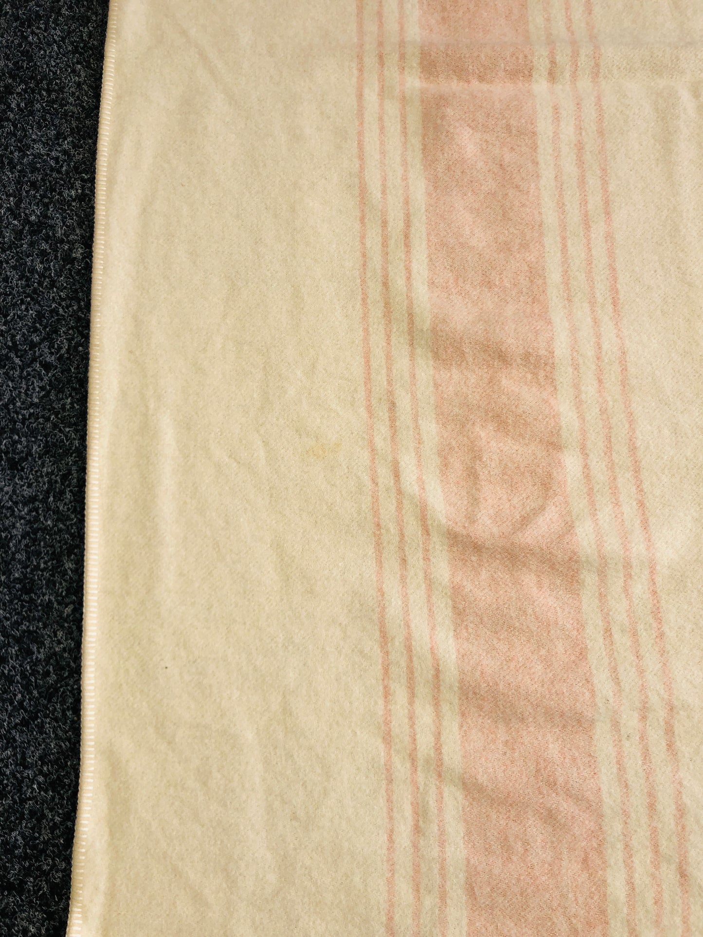 
                  
                    Cream/Pink Long SIngle Daylesford Wool Blanket (17297)
                  
                