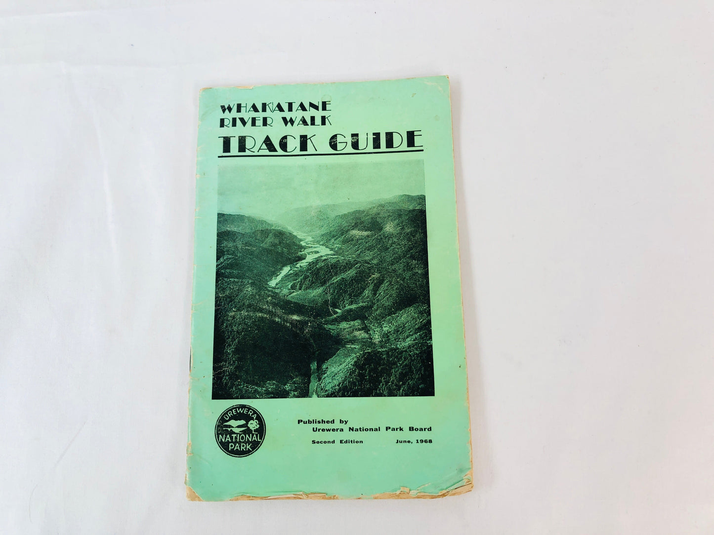 
                  
                    Whakatane River Walk Track Guide Book 1968 (15508)
                  
                