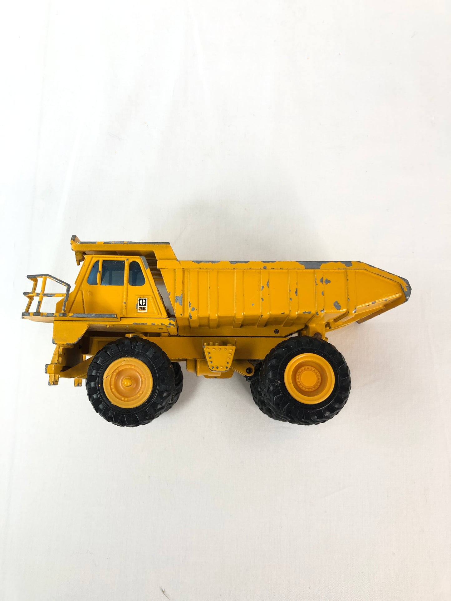 
                  
                    Caterpillar - No 222 Dump Truck (15595)
                  
                