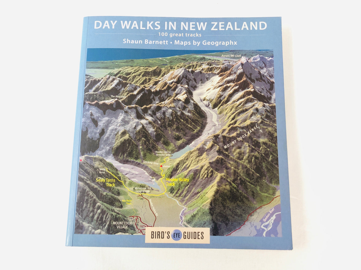
                  
                    Day Walks in New Zealand - Maps by Geographx (15606)
                  
                