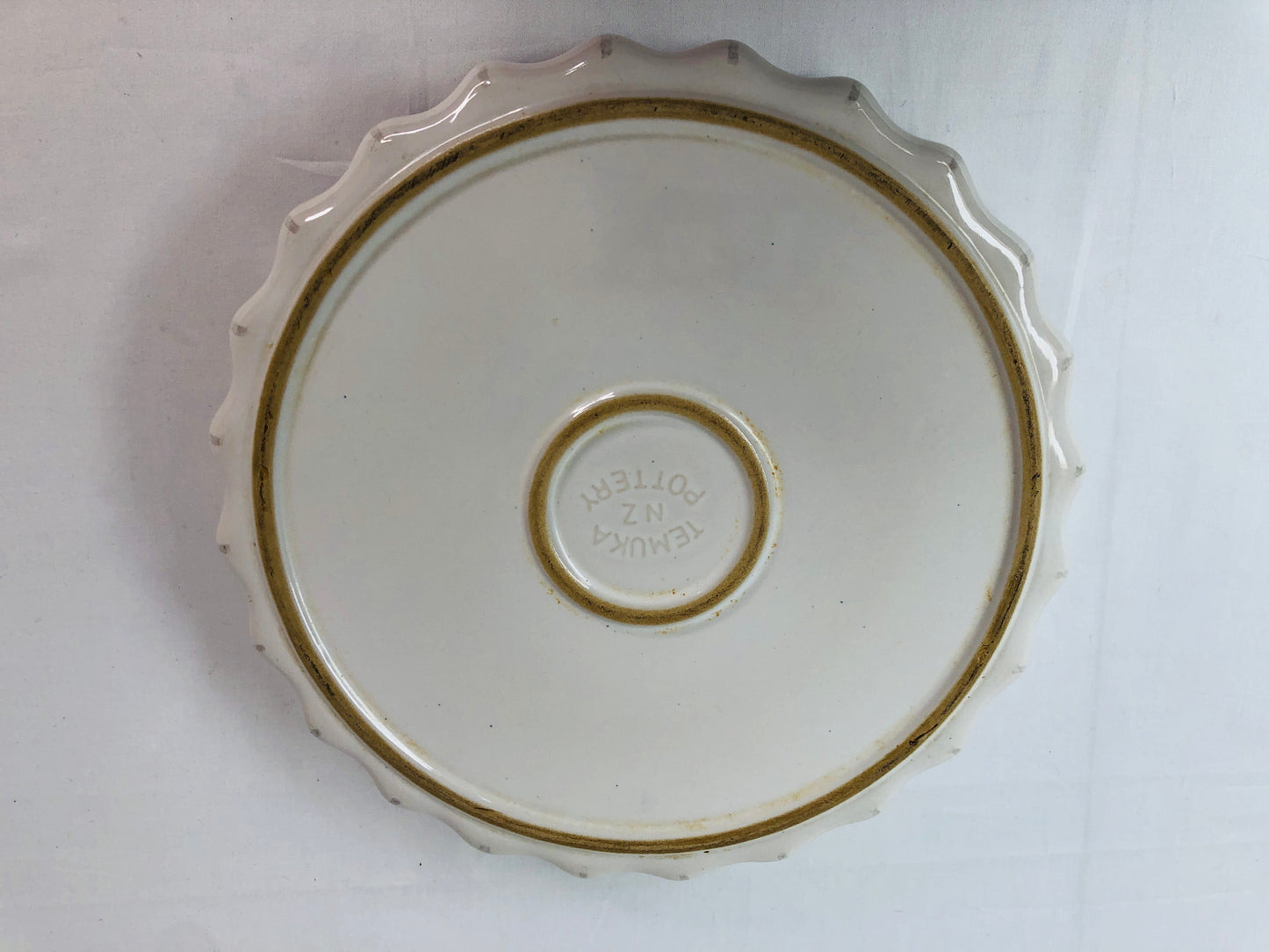 
                  
                    Large Temuka Pie Dish (15632)
                  
                