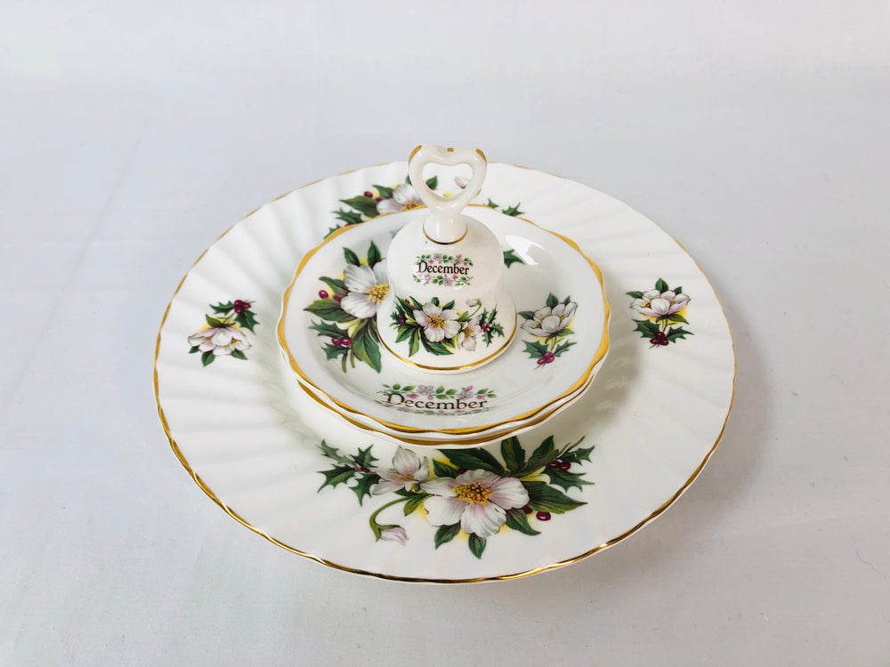 Heritage Regency Plates & Bell - December (15640)