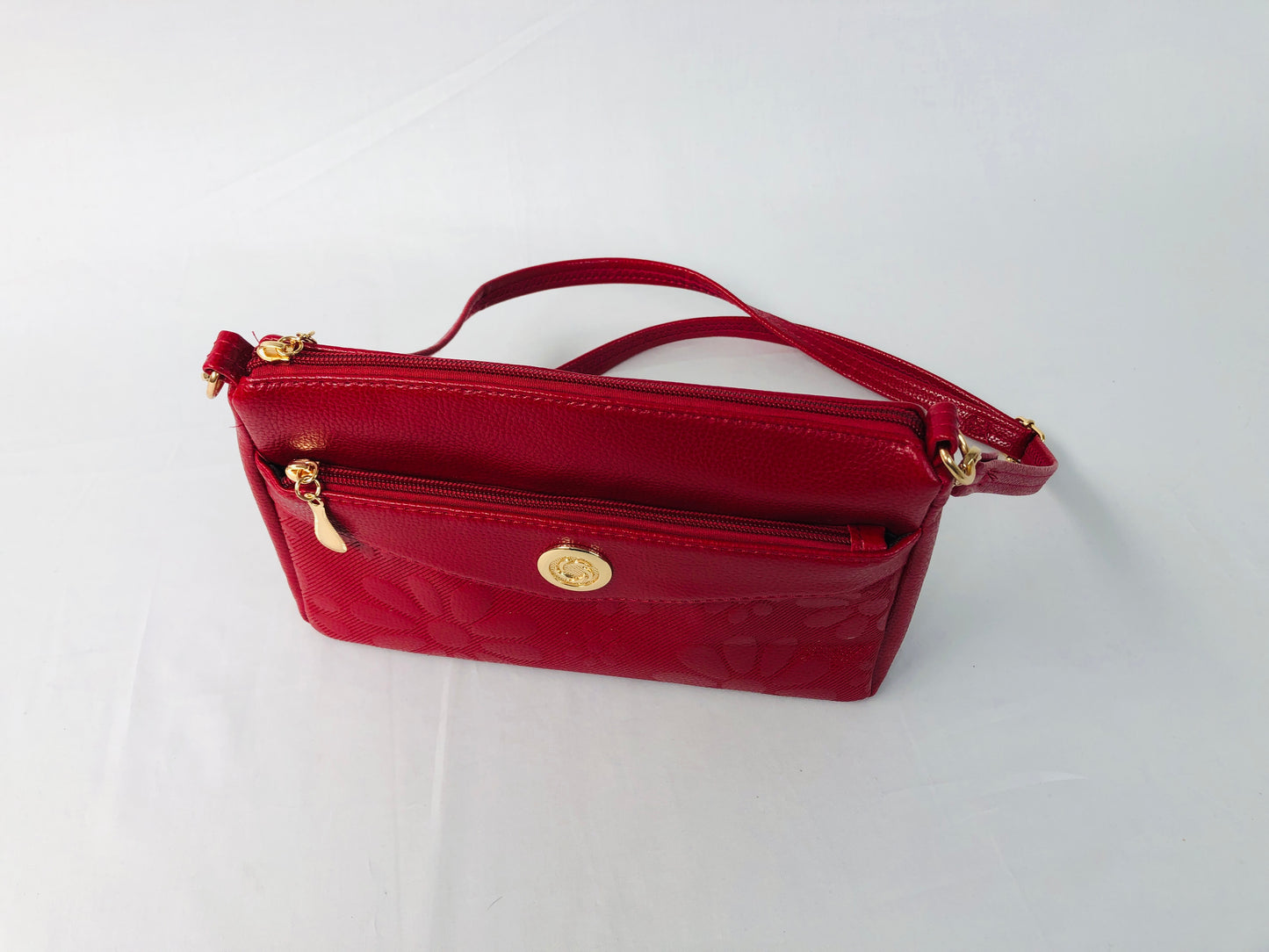 
                  
                    Womans Red Handbag (15700)
                  
                