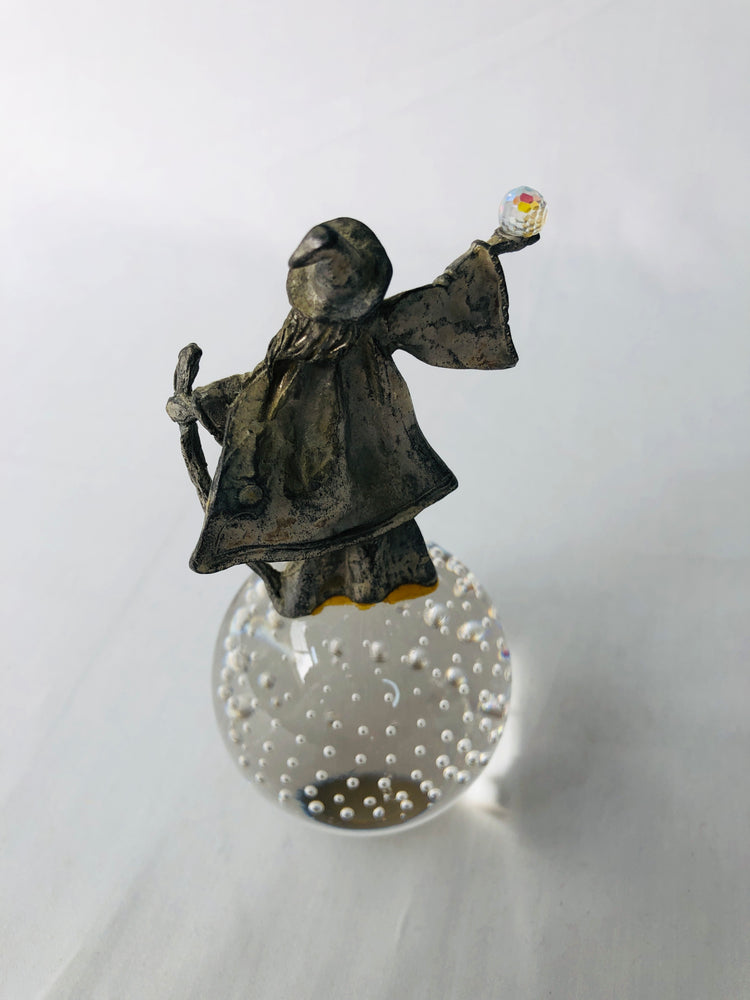 
                  
                    Wizard on Glass Ball (15747)
                  
                