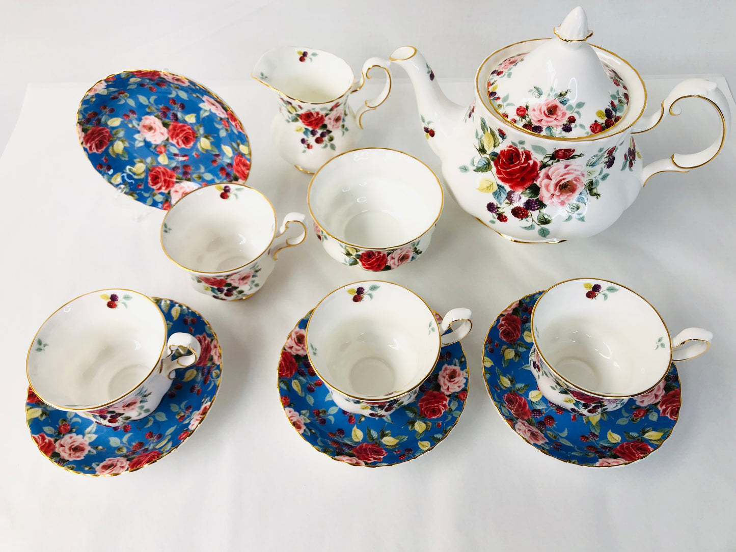 
                  
                    Royal Albert - Rosa Tea Set (15813)
                  
                