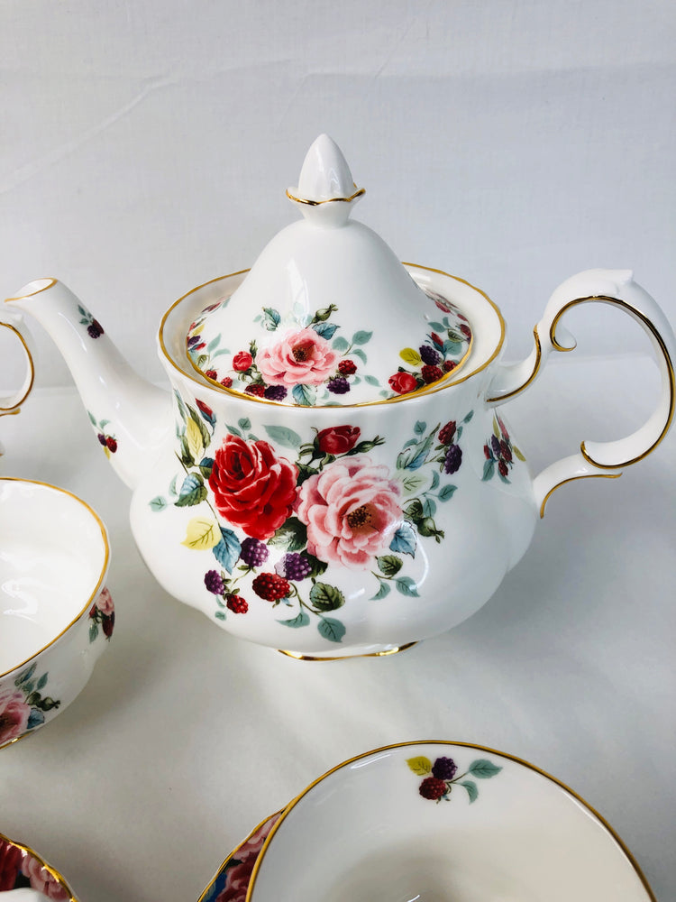
                  
                    Royal Albert - Rosa Tea Set (15813)
                  
                