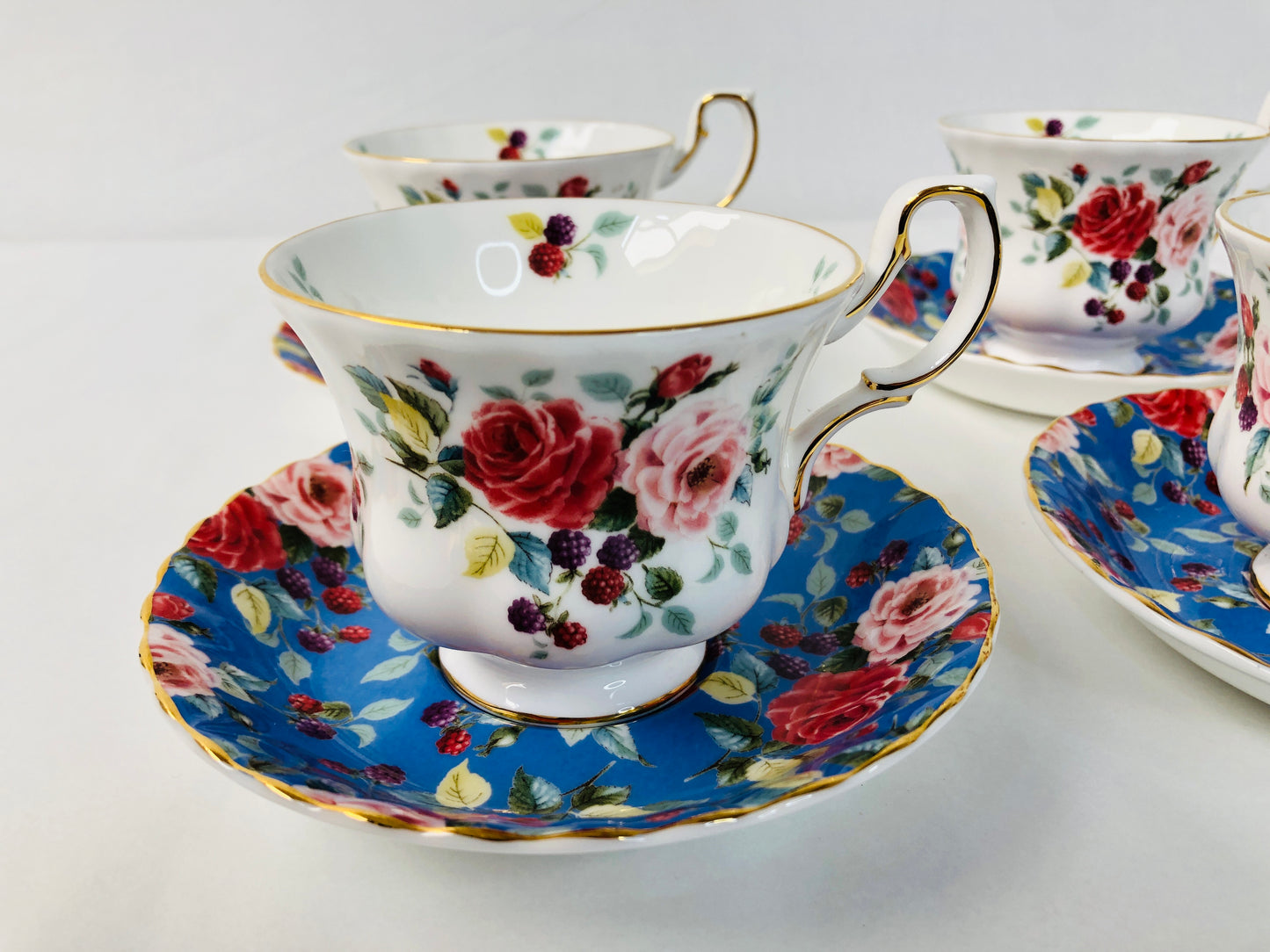 
                  
                    Royal Albert - Rosa Tea Set (15813)
                  
                
