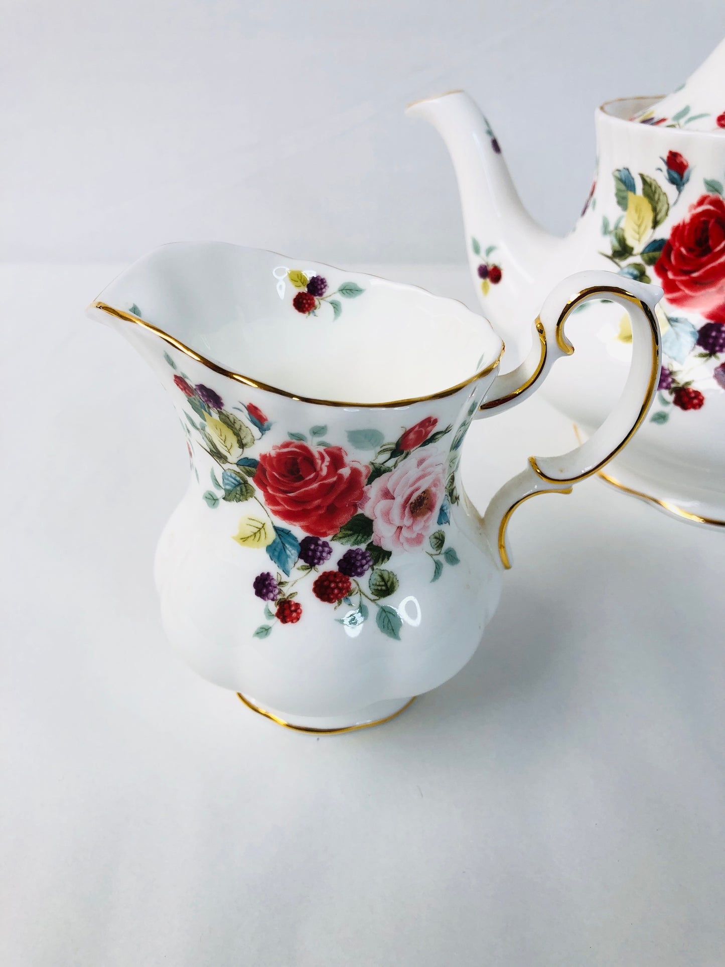 
                  
                    Royal Albert - Rosa Tea Set (15813)
                  
                