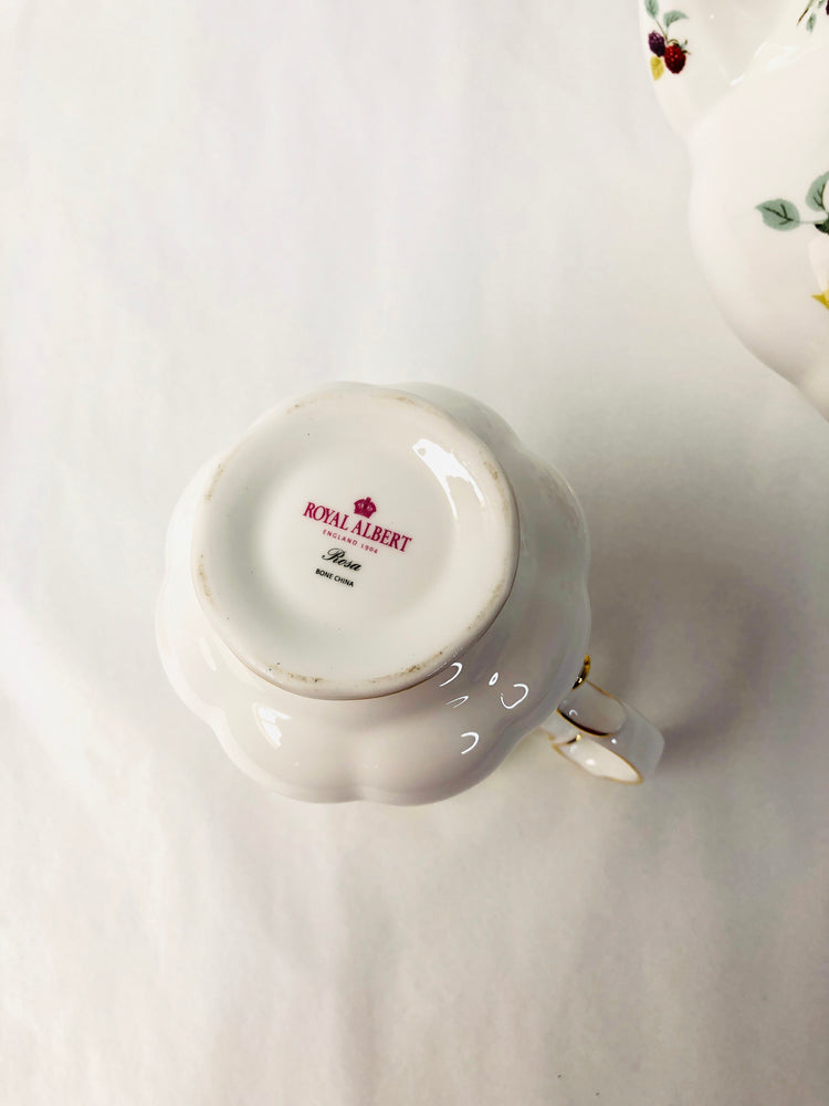 
                  
                    Royal Albert - Rosa Tea Set (15813)
                  
                
