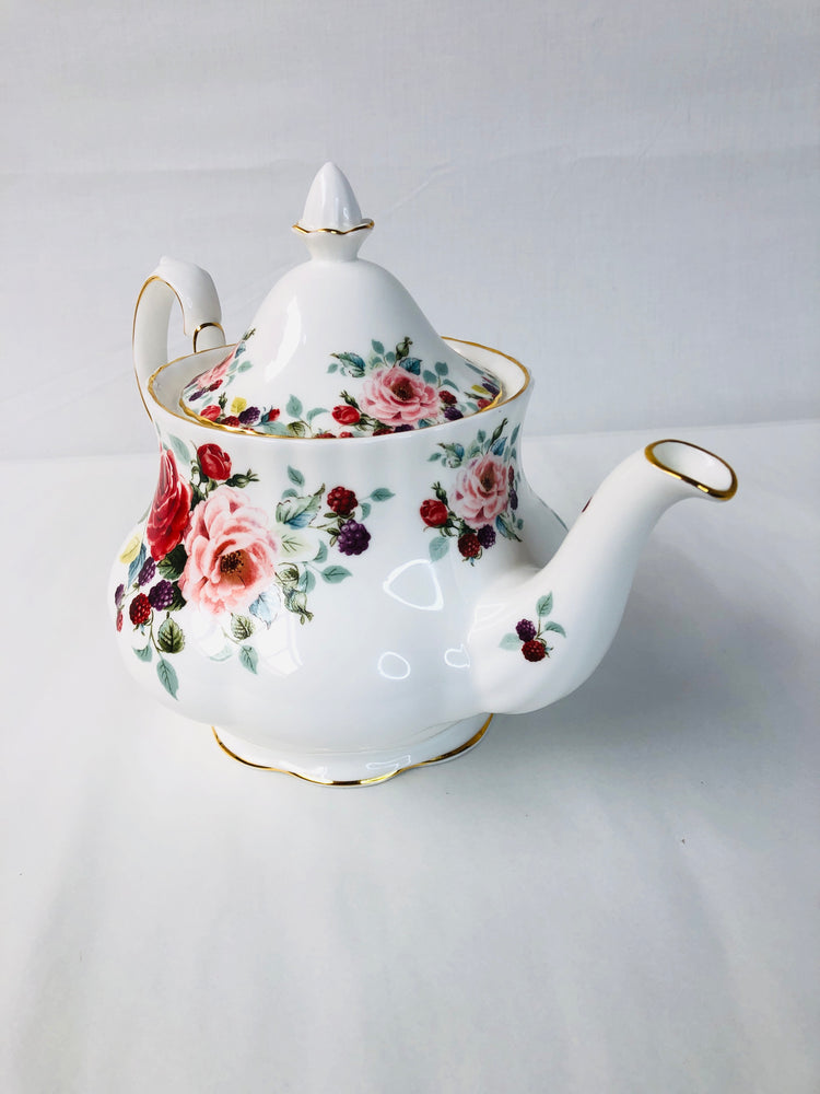 
                  
                    Royal Albert - Rosa Tea Set (15813)
                  
                