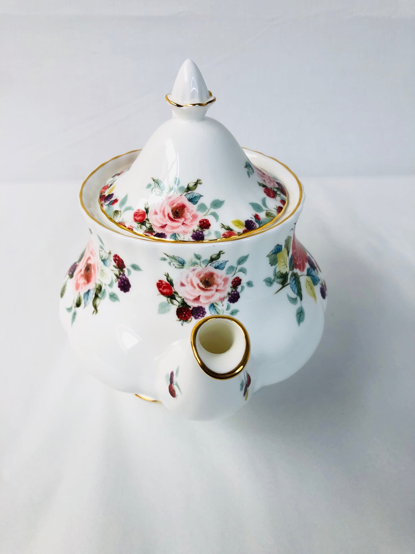 
                  
                    Royal Albert - Rosa Tea Set (15813)
                  
                