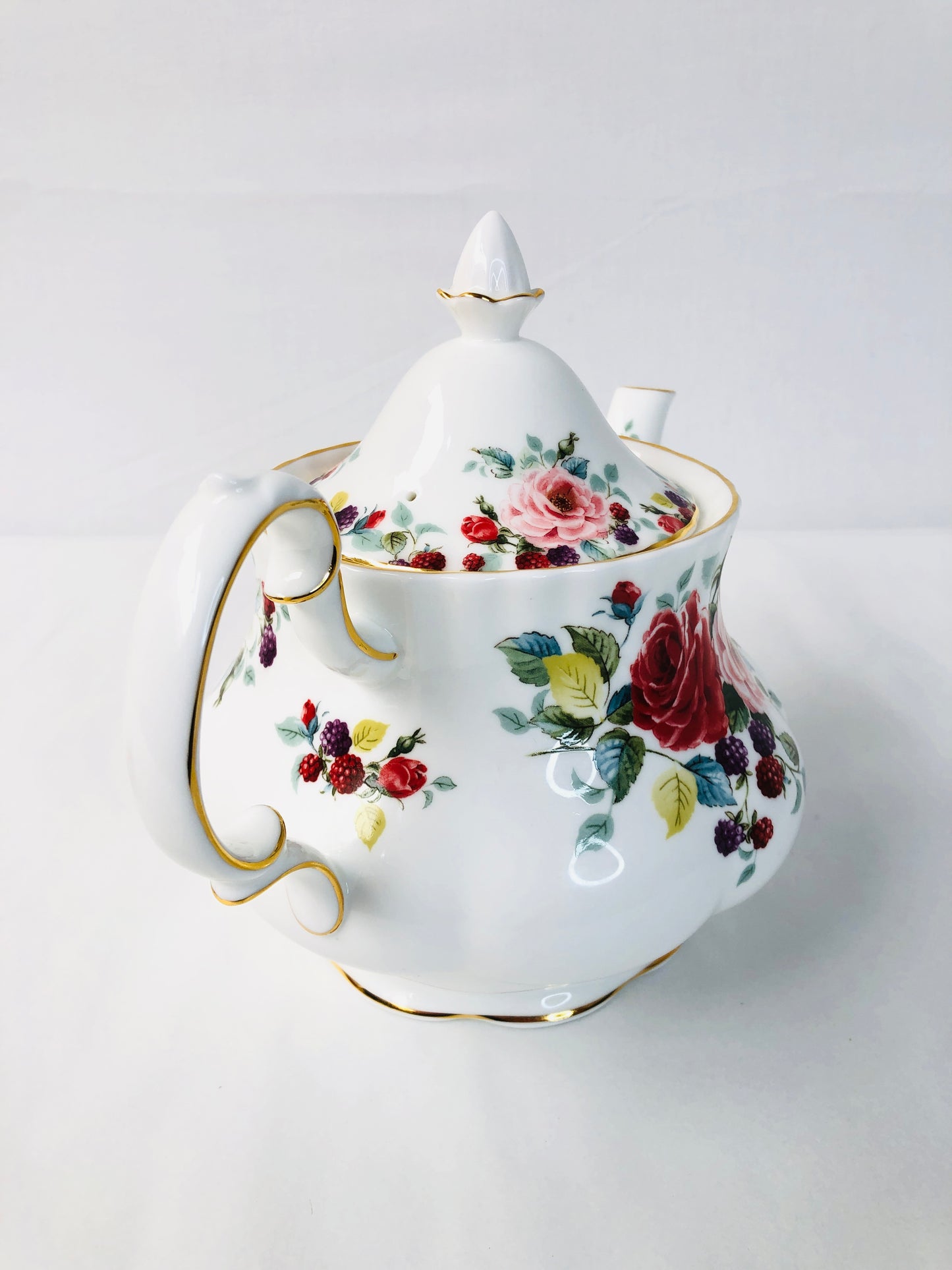 
                  
                    Royal Albert - Rosa Tea Set (15813)
                  
                