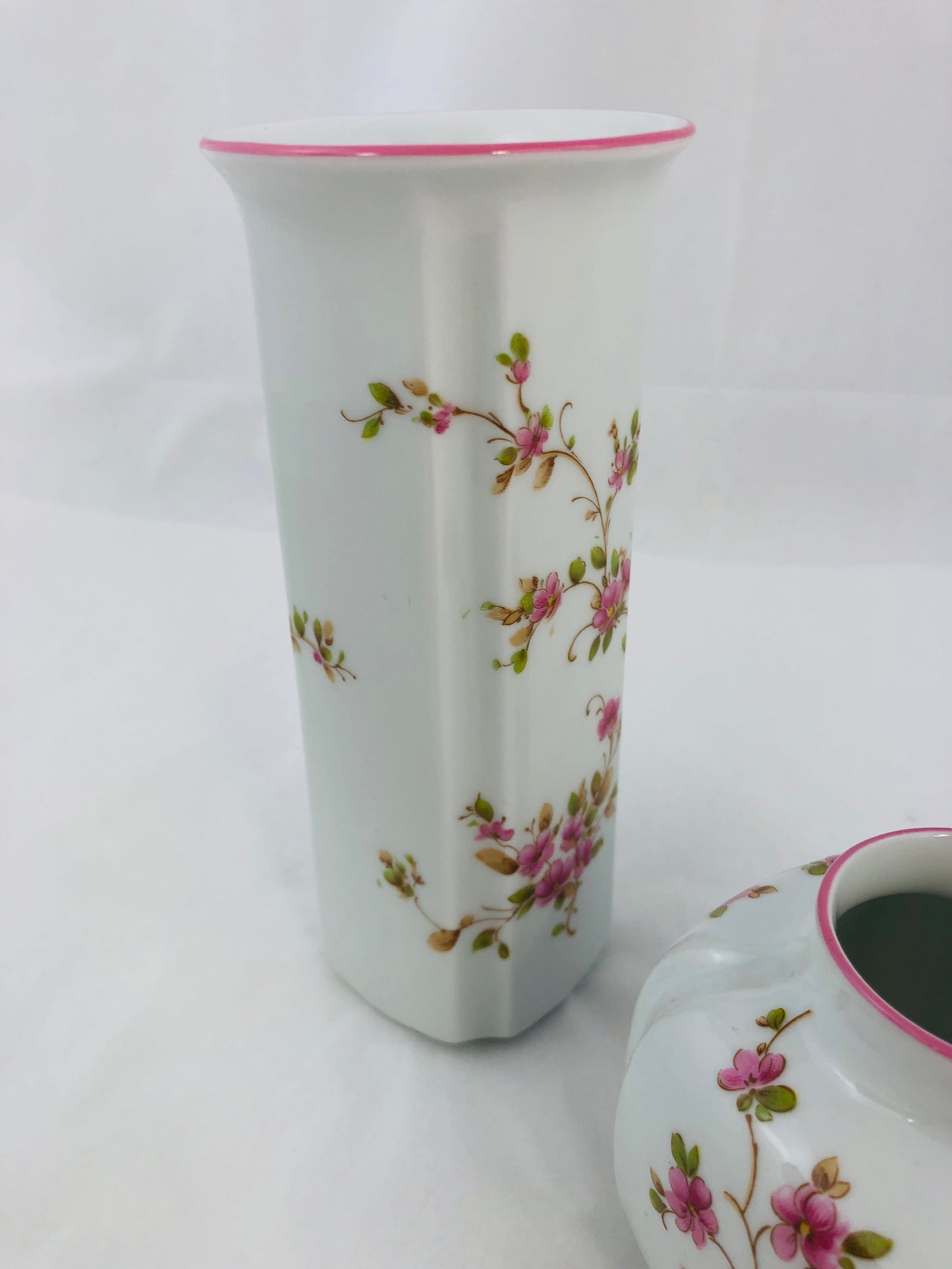 
                  
                    Royal Porzellan Bavaria Vases x 2 (21824)
                  
                