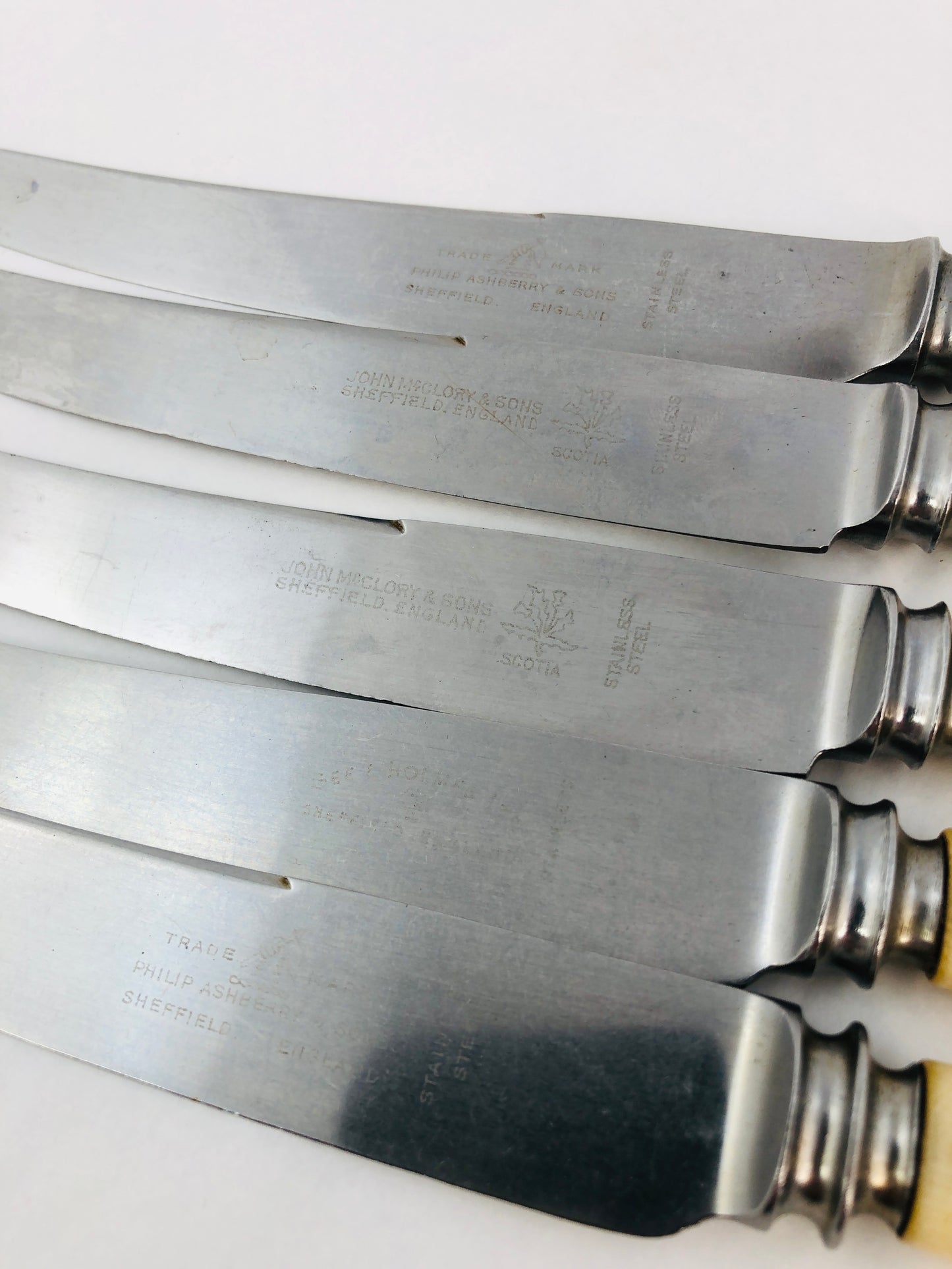 
                  
                    Vintage Dinner Knives x  5 (21828)
                  
                