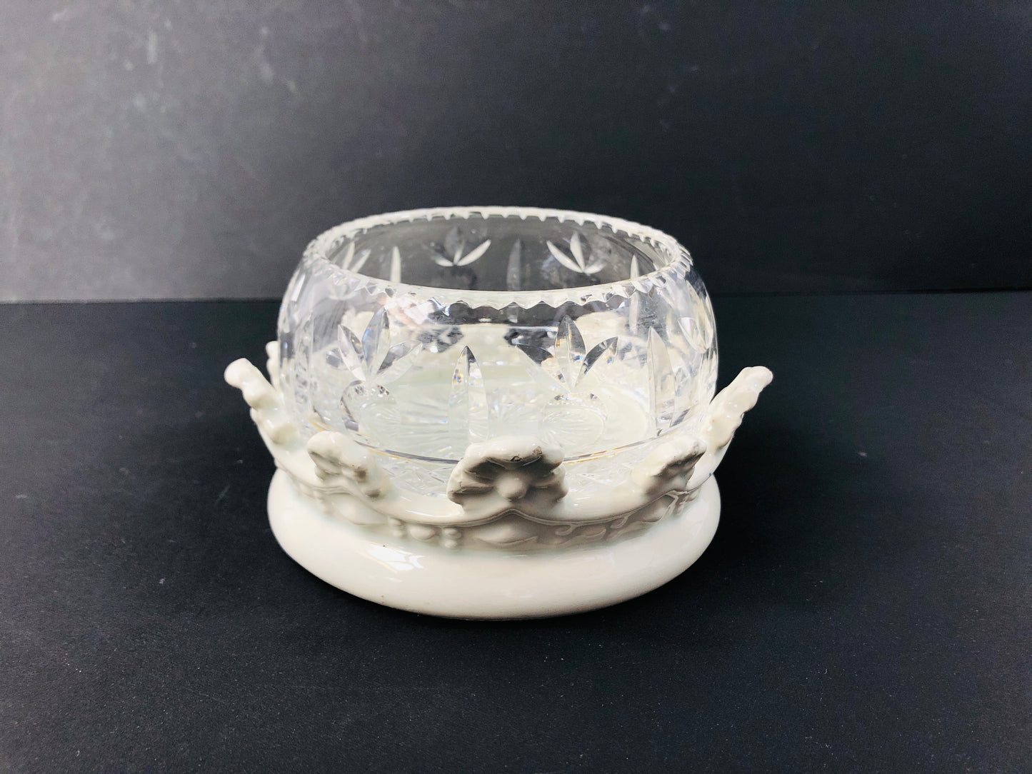 
                  
                    Casa Pupo Crown with Crystal Bowl (21820)
                  
                