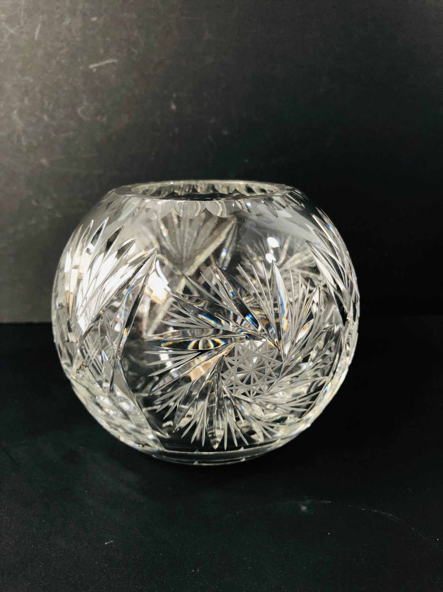 
                  
                    Crystal Rose Bowl (21817)
                  
                