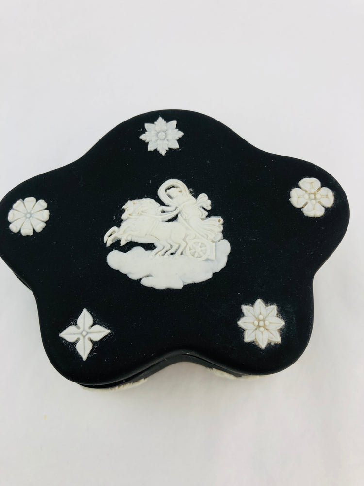 
                  
                    Vintage  Wedgewood  - Black  Jasperware  Jewellery Box (21870)
                  
                