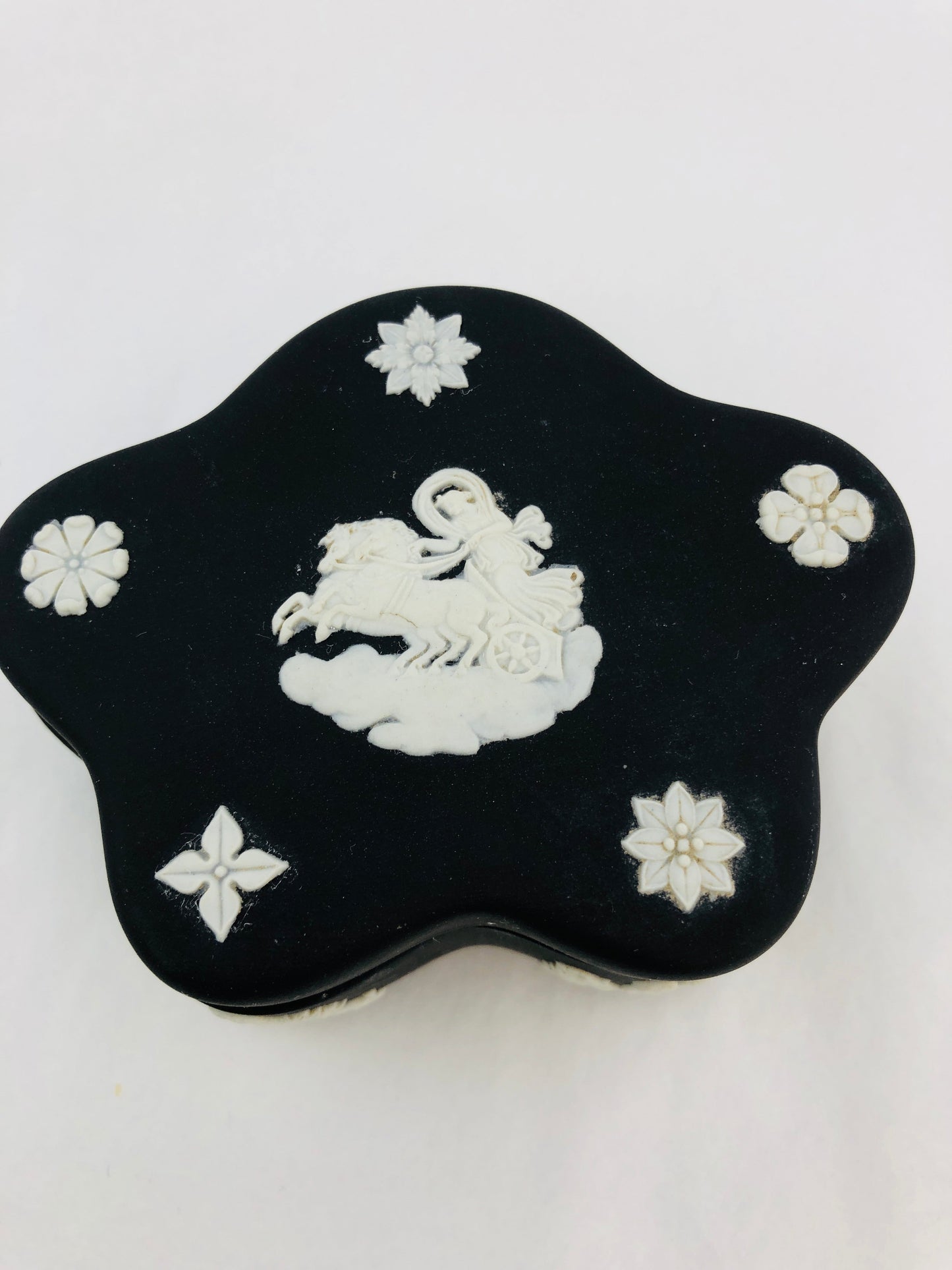 
                  
                    Vintage  Wedgewood  - Black  Jasperware  Jewellery Box (21870)
                  
                