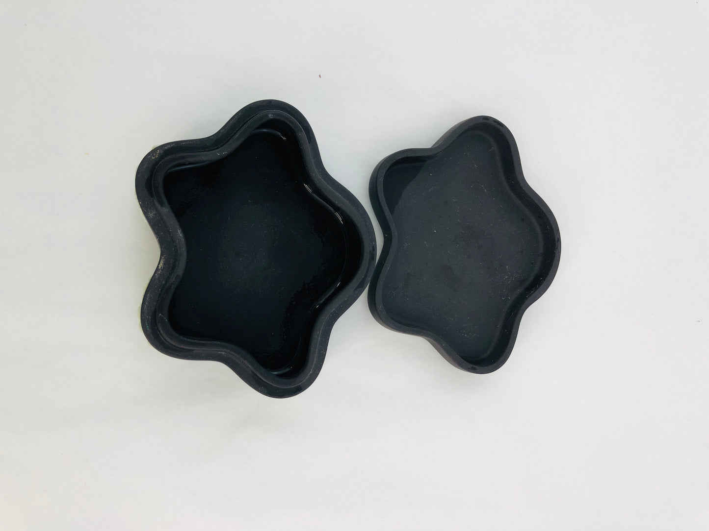 
                  
                    Vintage  Wedgewood  - Black  Jasperware  Jewellery Box (21870)
                  
                