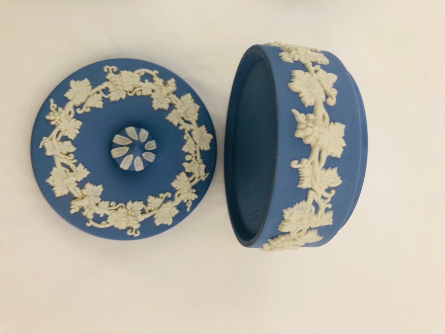 
                  
                    Vintage Wedgewood  -Soft blue Jasperware Jewellery Boxes (21869)
                  
                