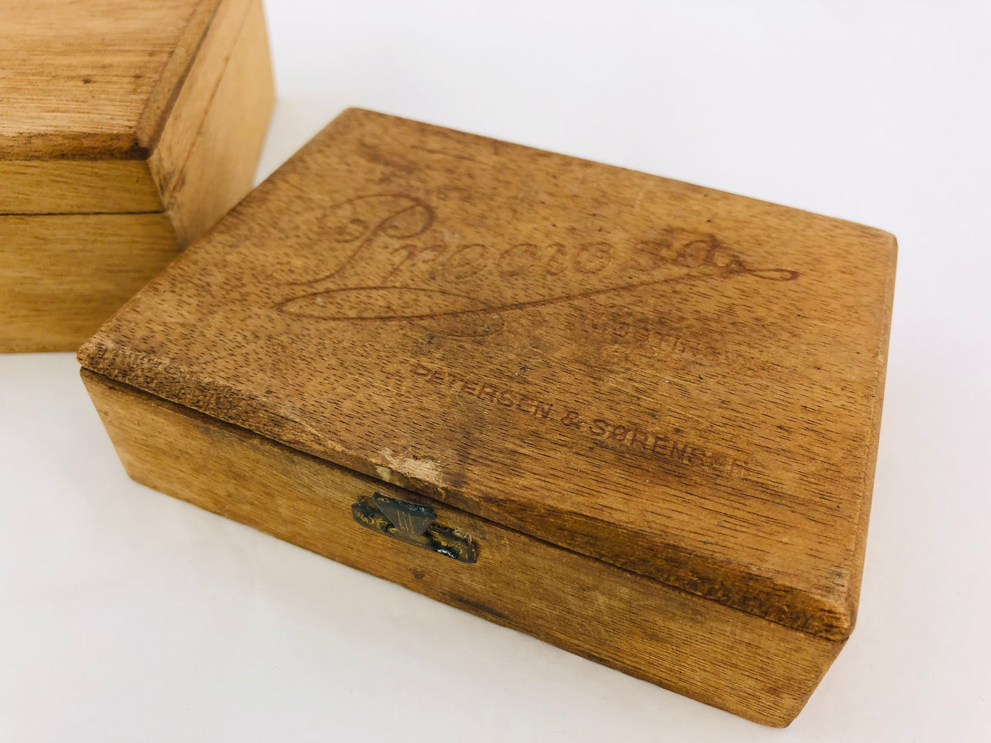 
                  
                    Vintage Wood Cigar Boxes(21865)
                  
                