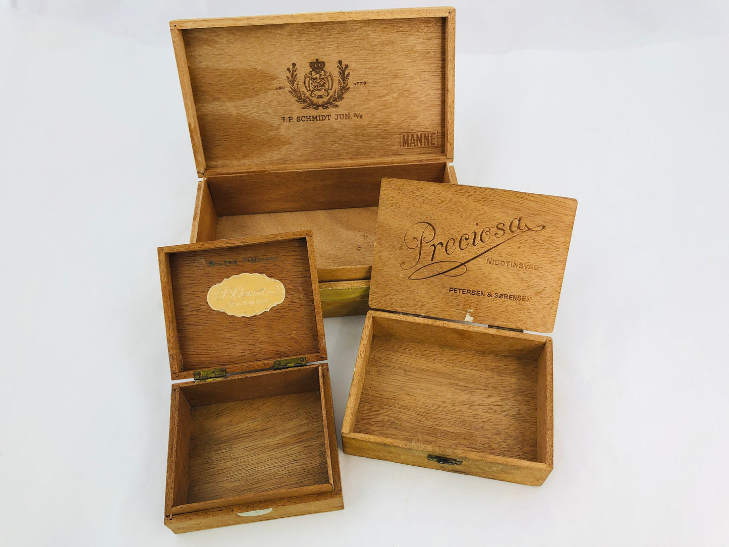 
                  
                    Vintage Wood Cigar Boxes(21865)
                  
                