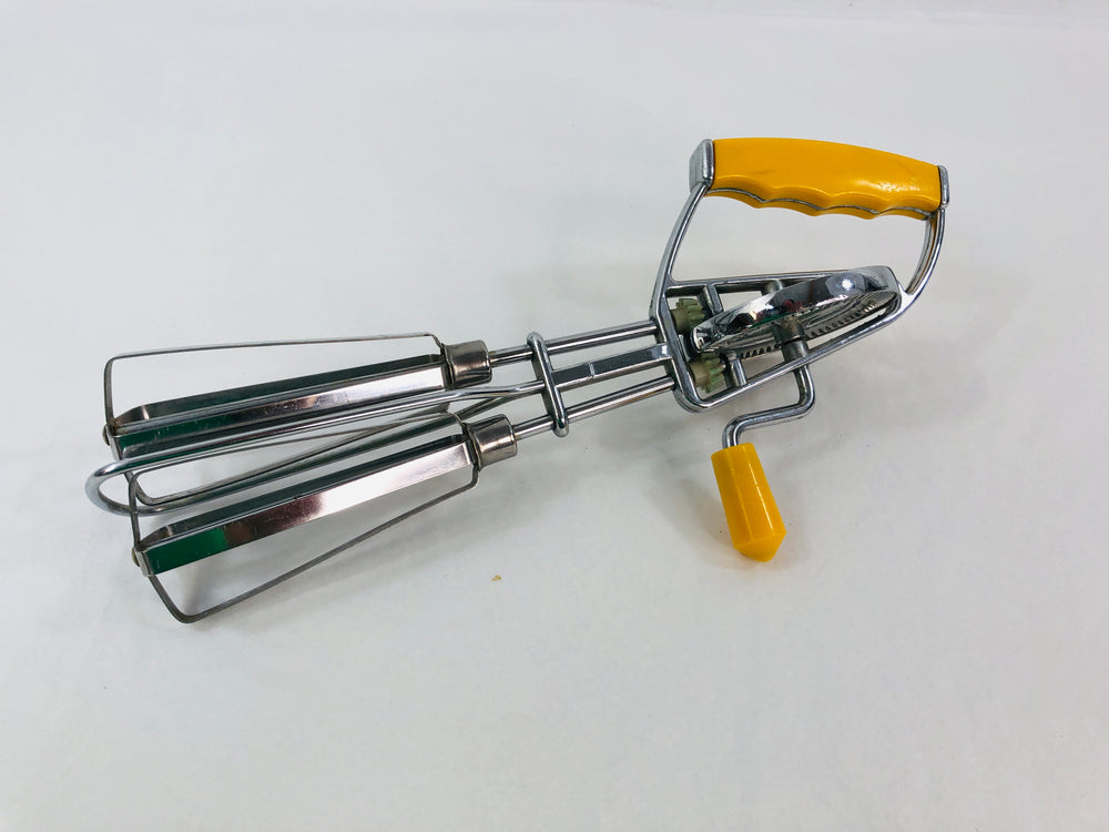 Retro Yellow Handled Egg Beater (21541)