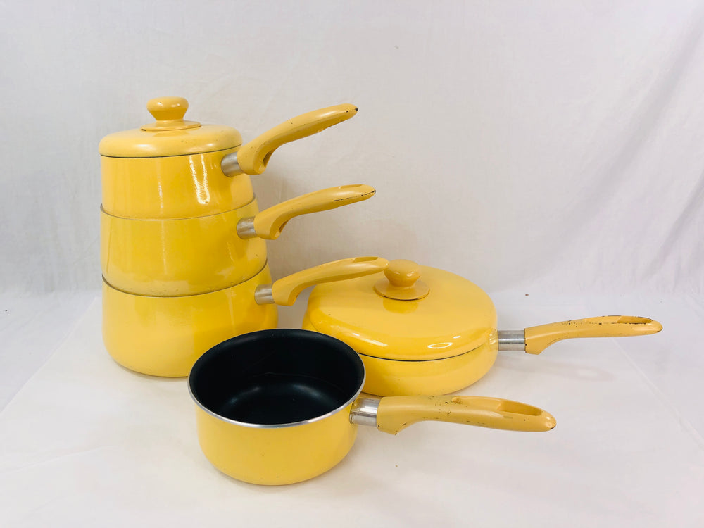 
                  
                    Retro Morphy Richards Pots (x4) and Frypan (21540)
                  
                