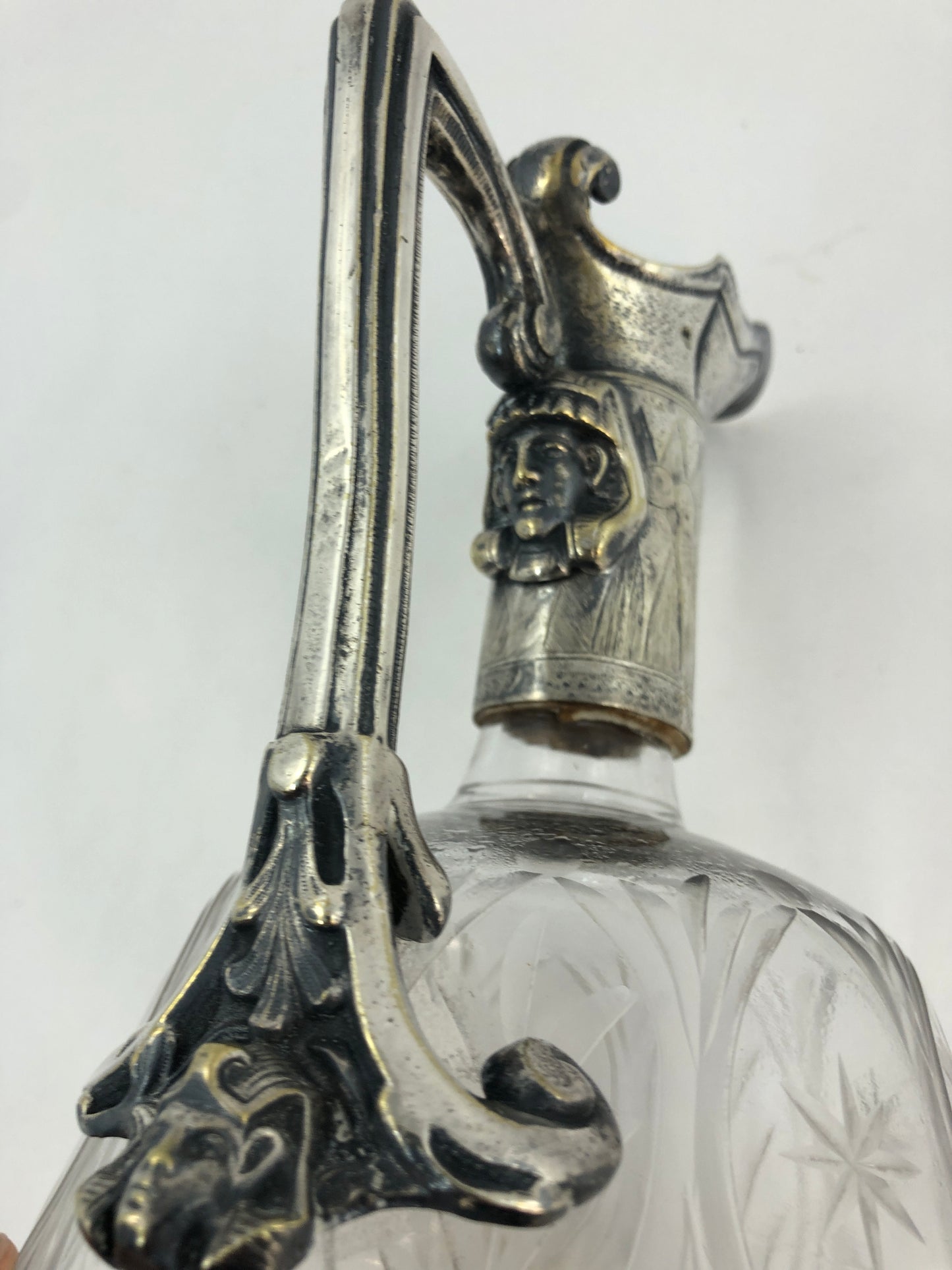 
                  
                    Cut Class Claret Jug with Egyptian Detailed Handle in Sliver Plate (21901)
                  
                