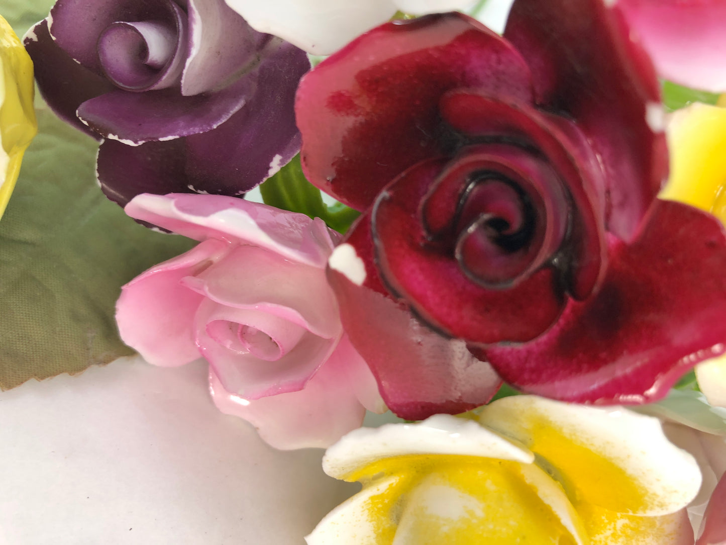 
                  
                    10 x Porcelain Handmade Roses (21905)
                  
                