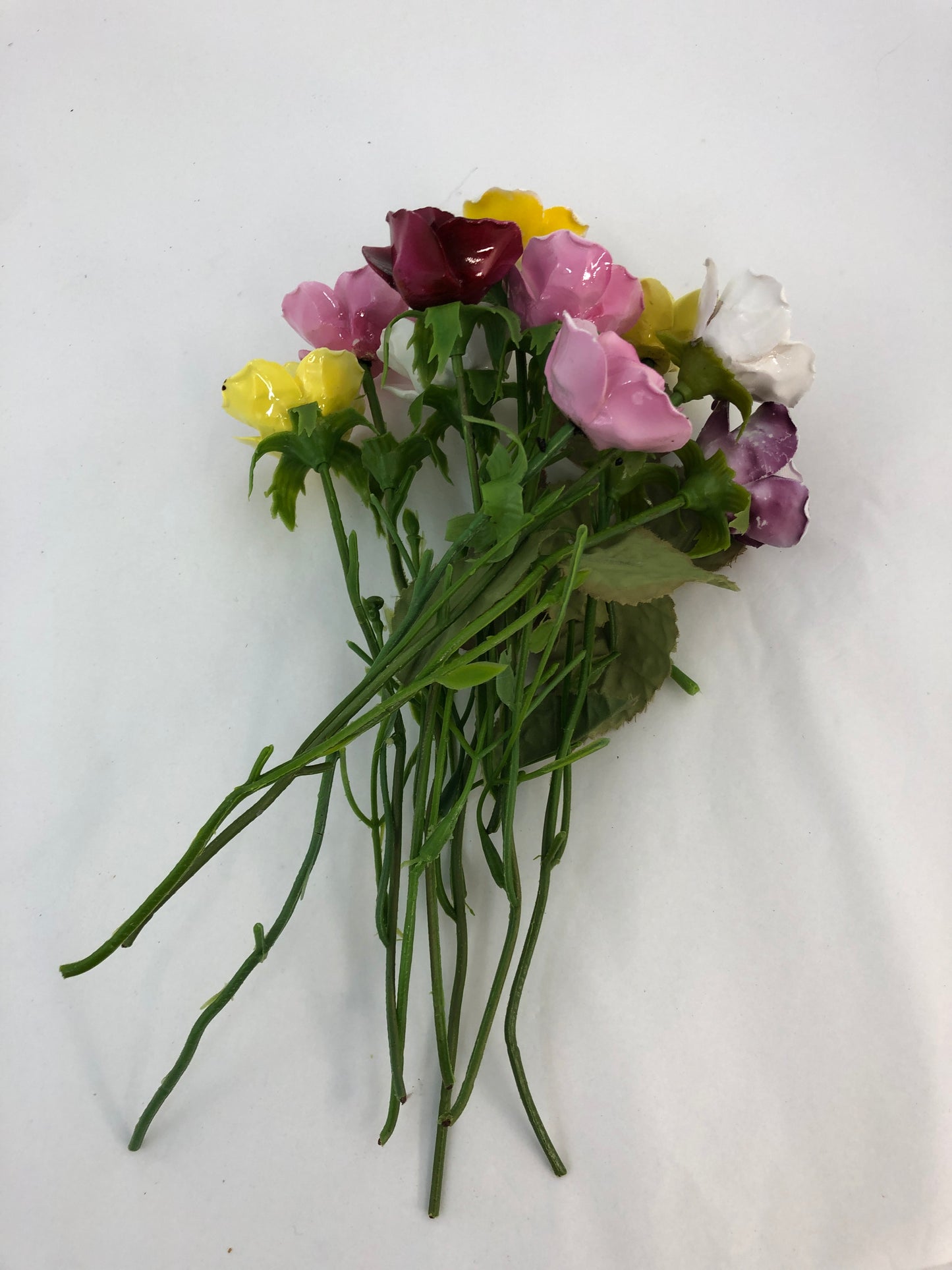 
                  
                    10 x Porcelain Handmade Roses (21905)
                  
                