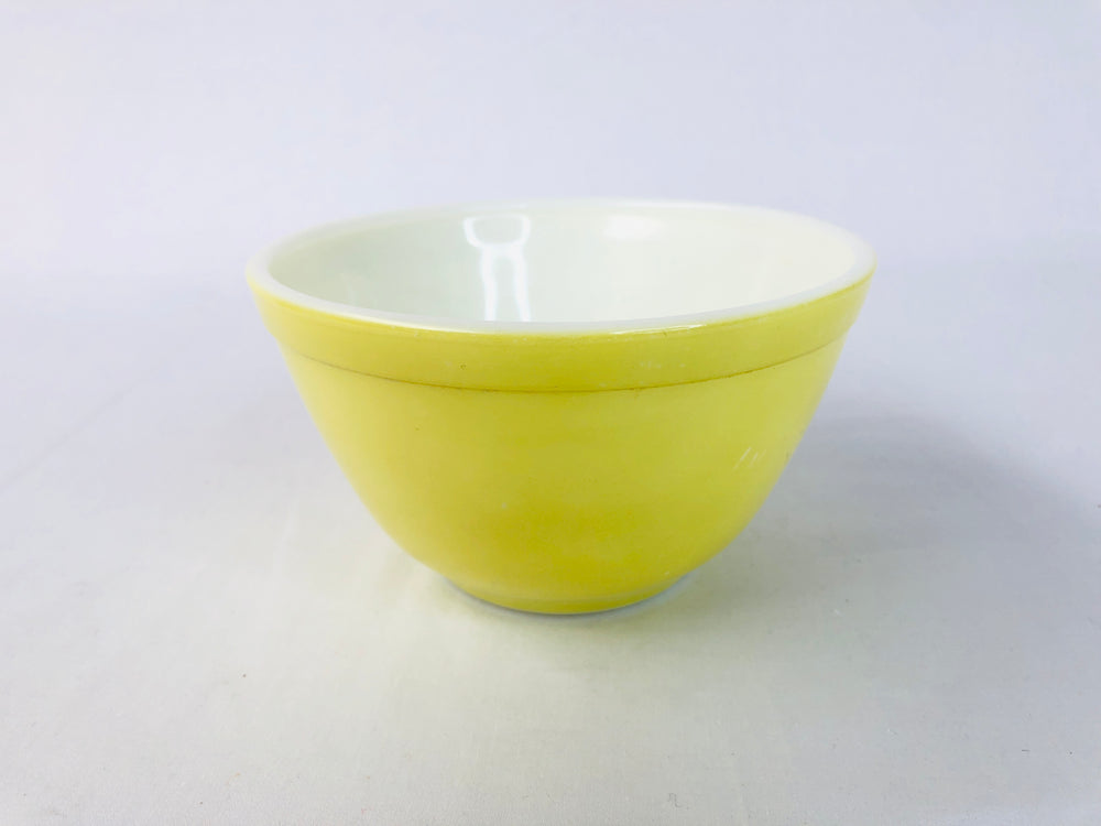 PYREX- Pastel 401 Glass Bowl (15899)