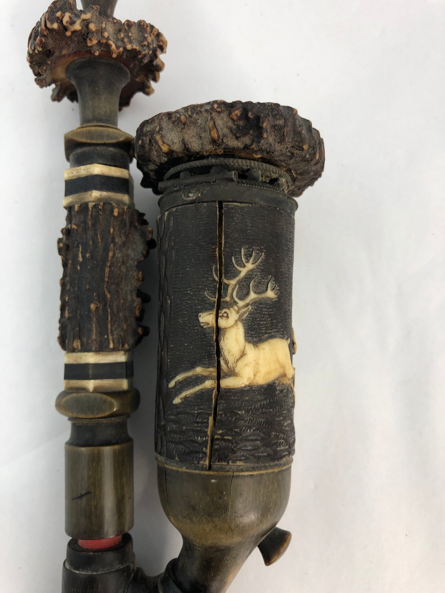 
                  
                    Antique Hunting Tobacco Pipe in Wood and Antler - German (21900)
                  
                