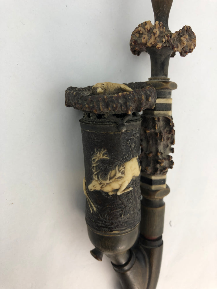 
                  
                    Antique Hunting Tobacco Pipe in Wood and Antler - German (21900)
                  
                