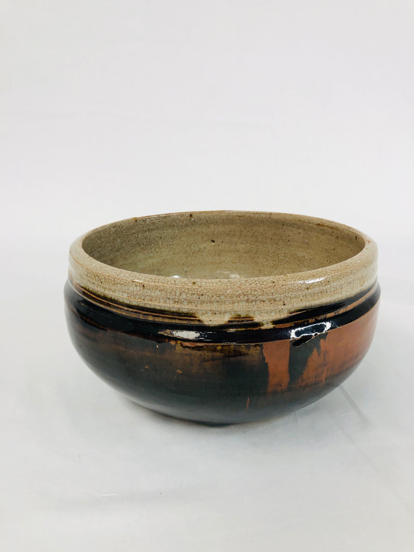 
                  
                    Studio Pottery Bowl (15902)
                  
                