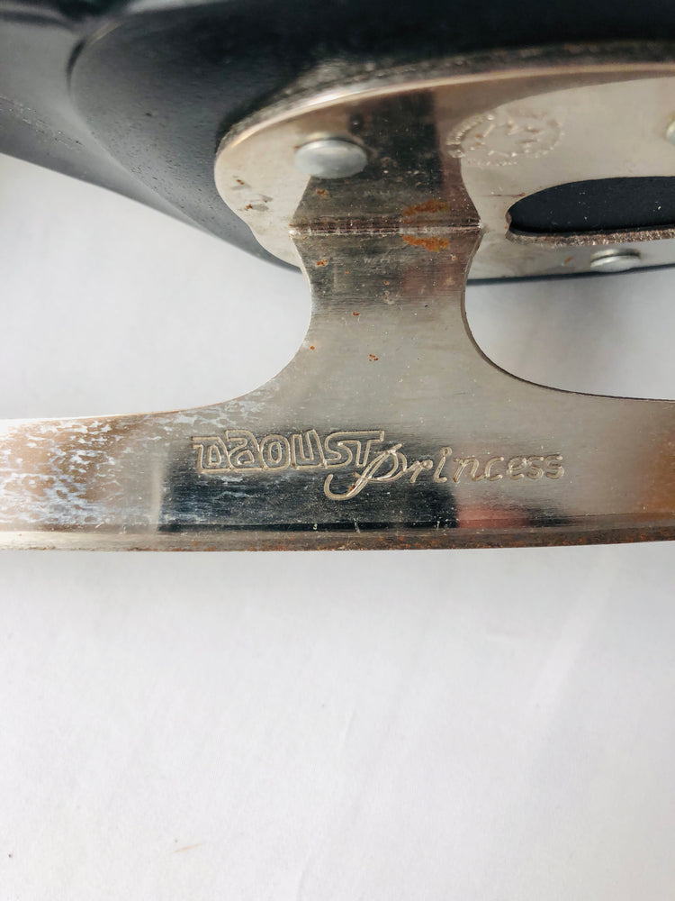 
                  
                    Figure Skates - Daoust by Elizabeth Manley Size 5 (15914)
                  
                
