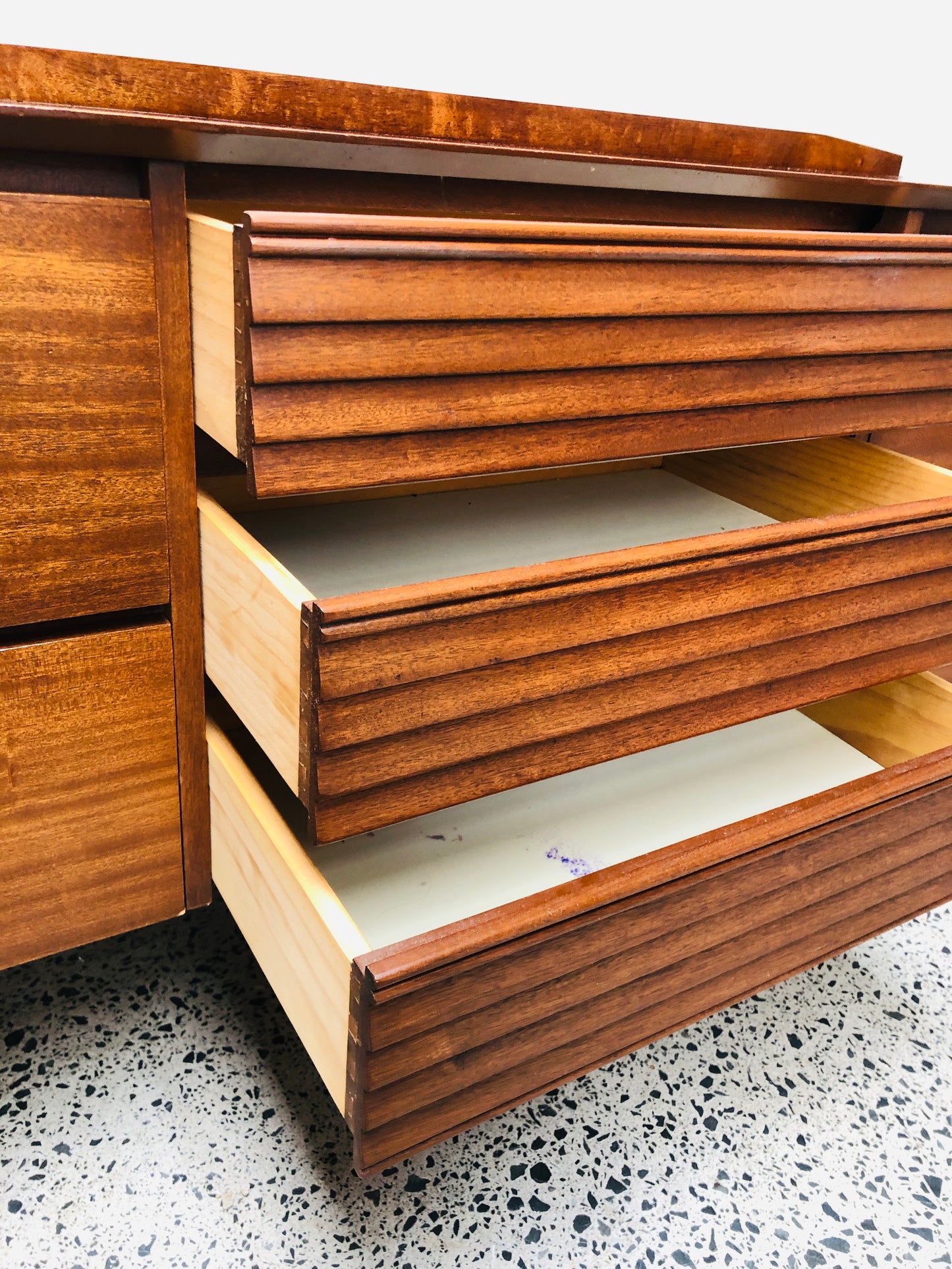 
                  
                    Mid-Century Set of Drawers (15963)
                  
                