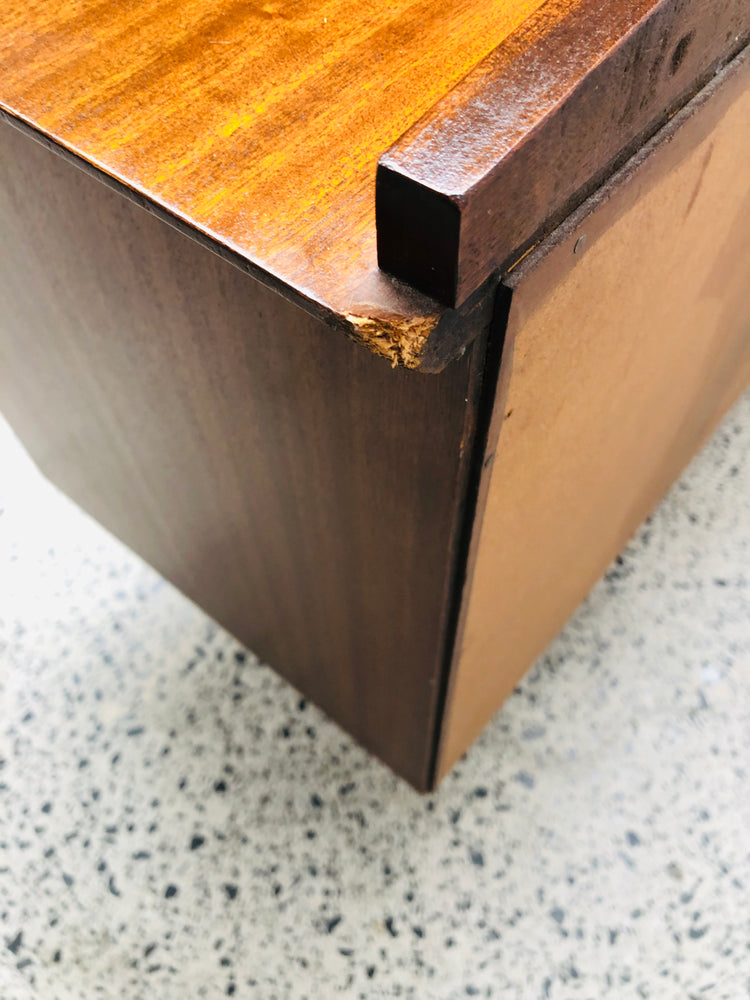 
                  
                    Mid-Century Set of Drawers (15963)
                  
                