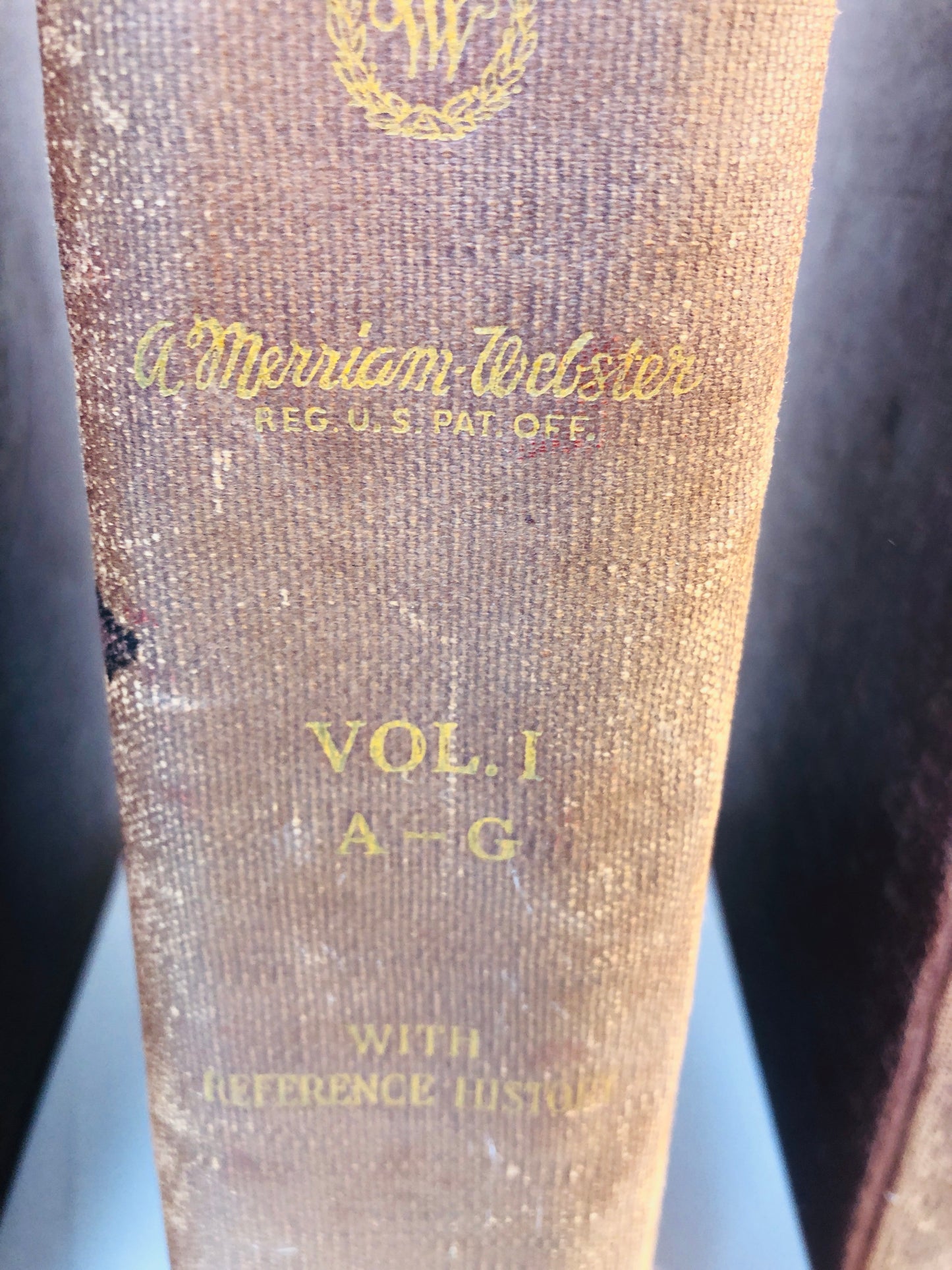 
                  
                    Websters New International Dictionary - Second Edition (15939)
                  
                