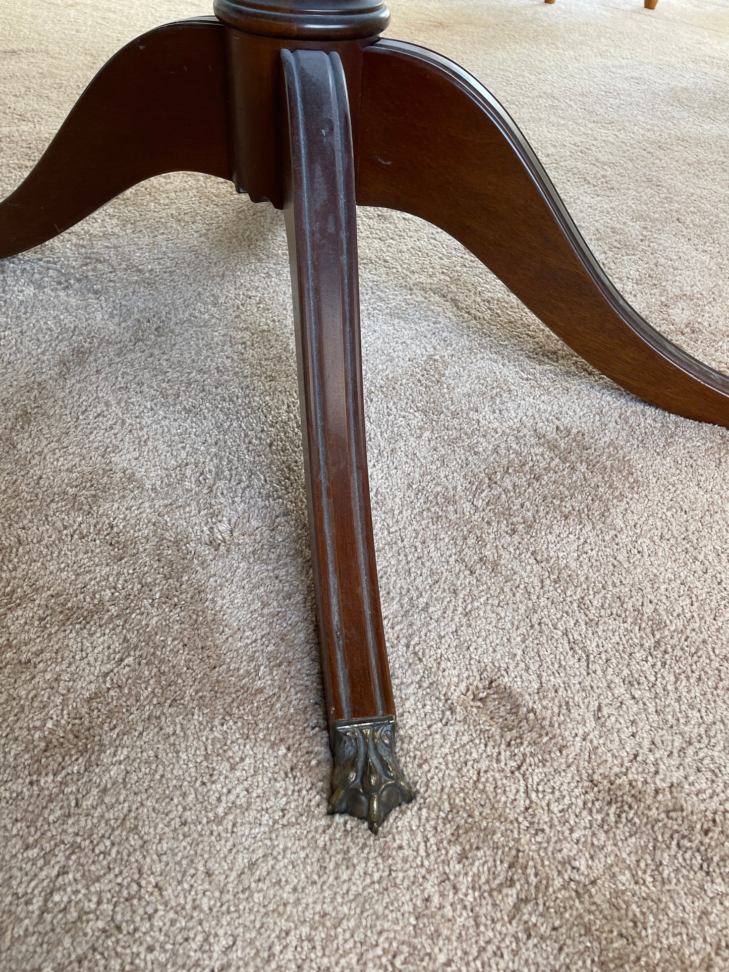 
                  
                    Oval Mahogany Extendable Dining Table (15763)
                  
                