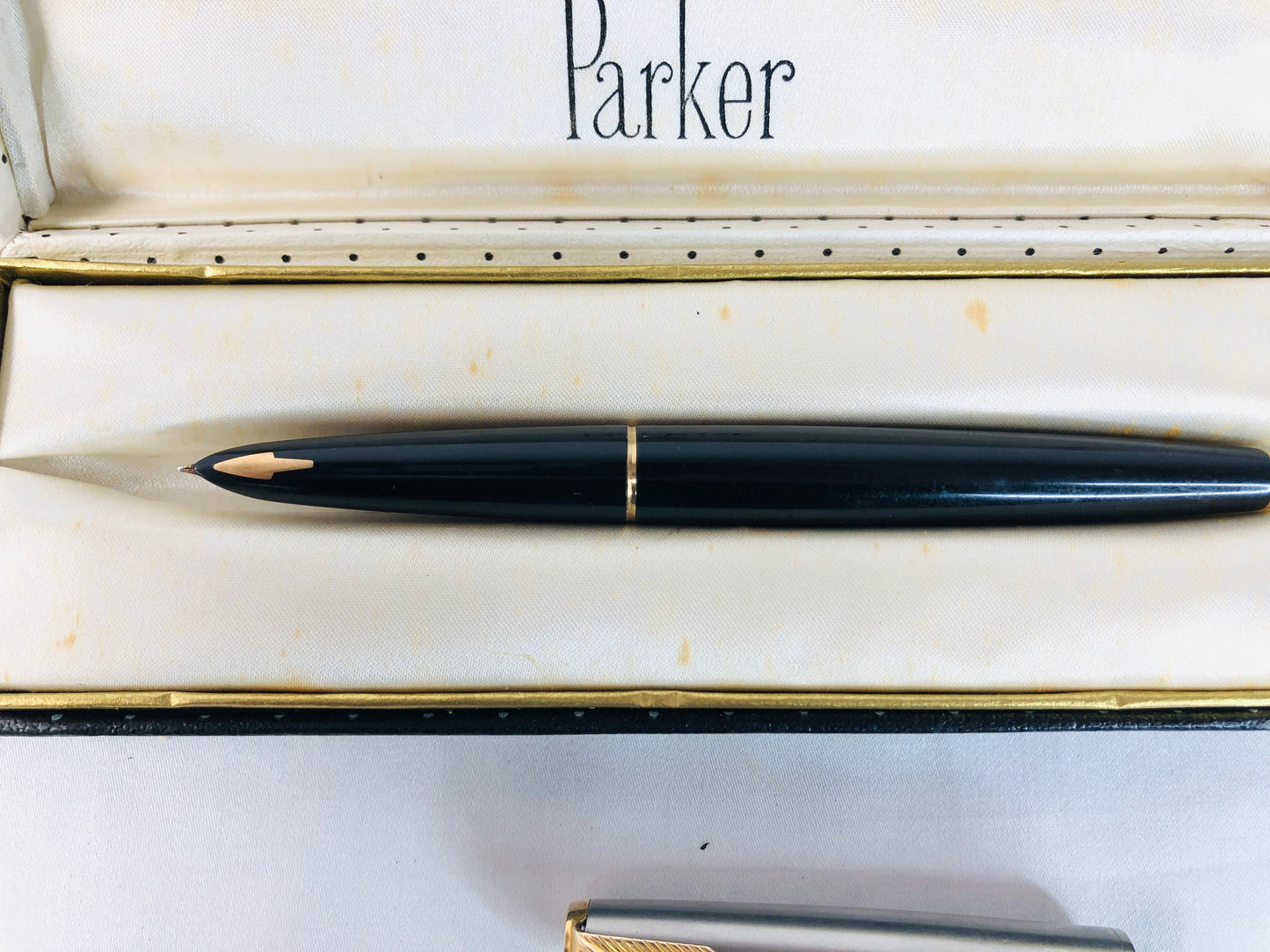 
                  
                    Vintage Parker Fountain Pen 61 (16009)
                  
                