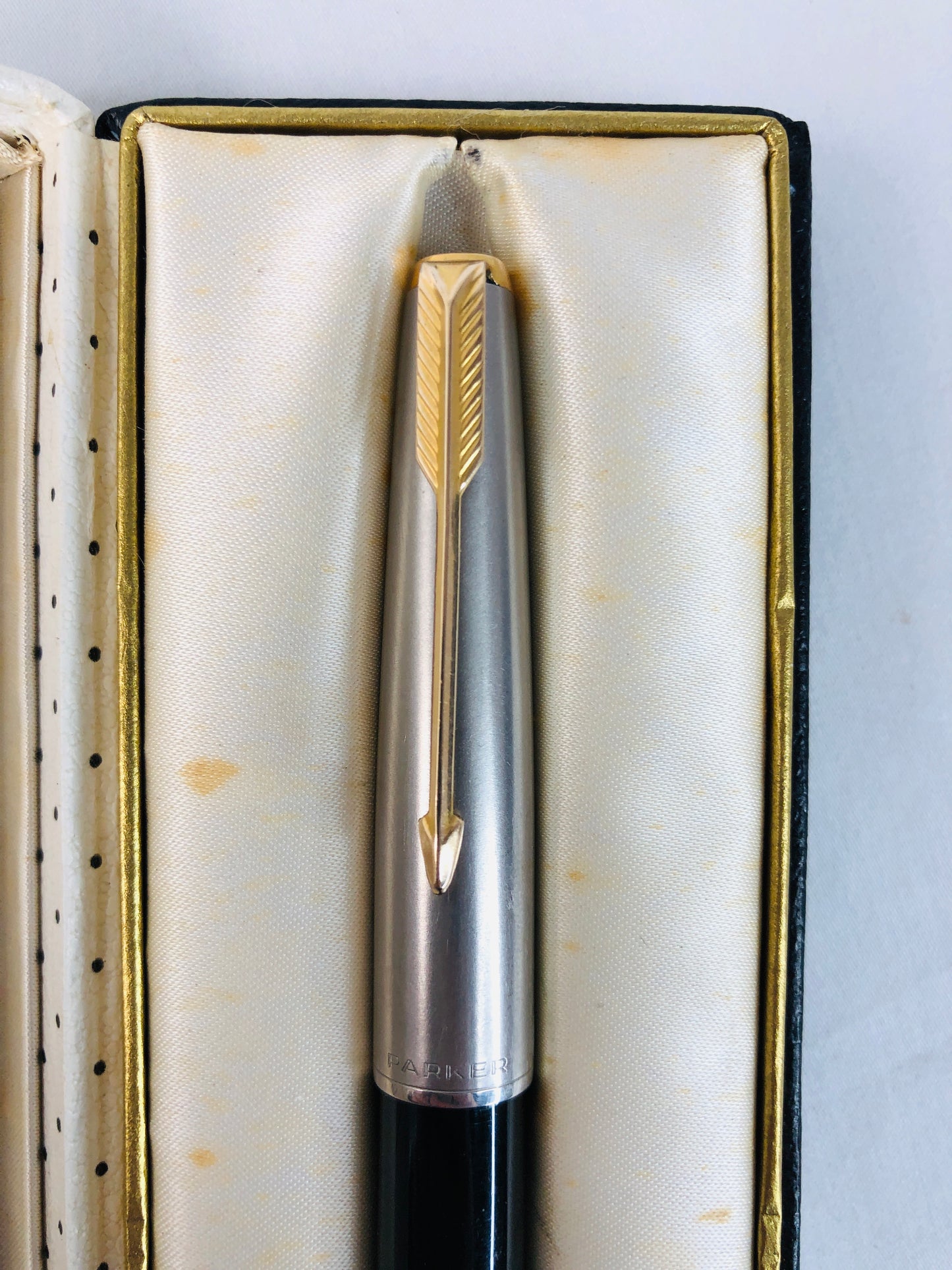 
                  
                    Vintage Parker Fountain Pen 61 (16009)
                  
                